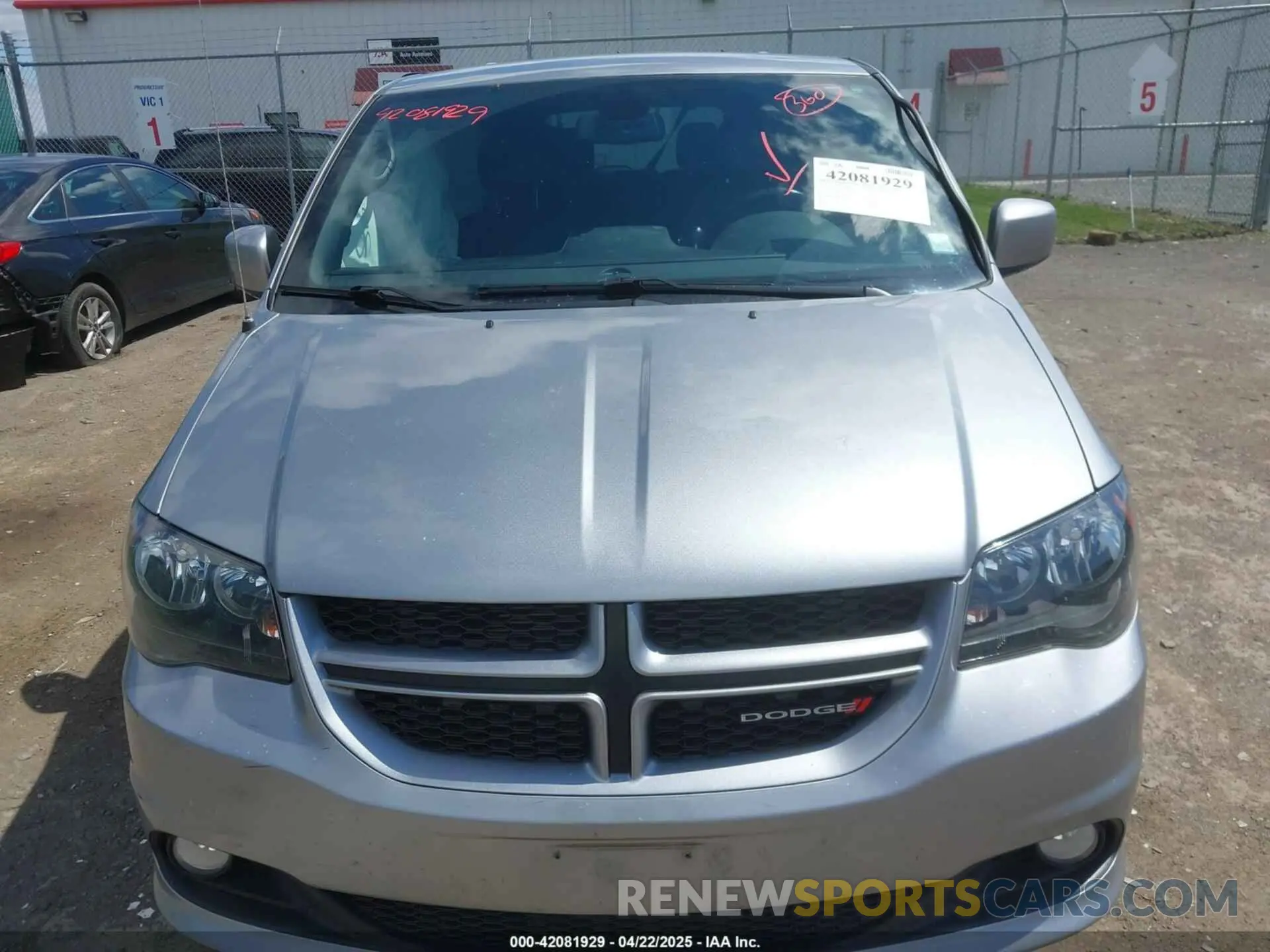 12 Photograph of a damaged car 2C4RDGEG1KR760764 DODGE GRAND CARAVAN 2019