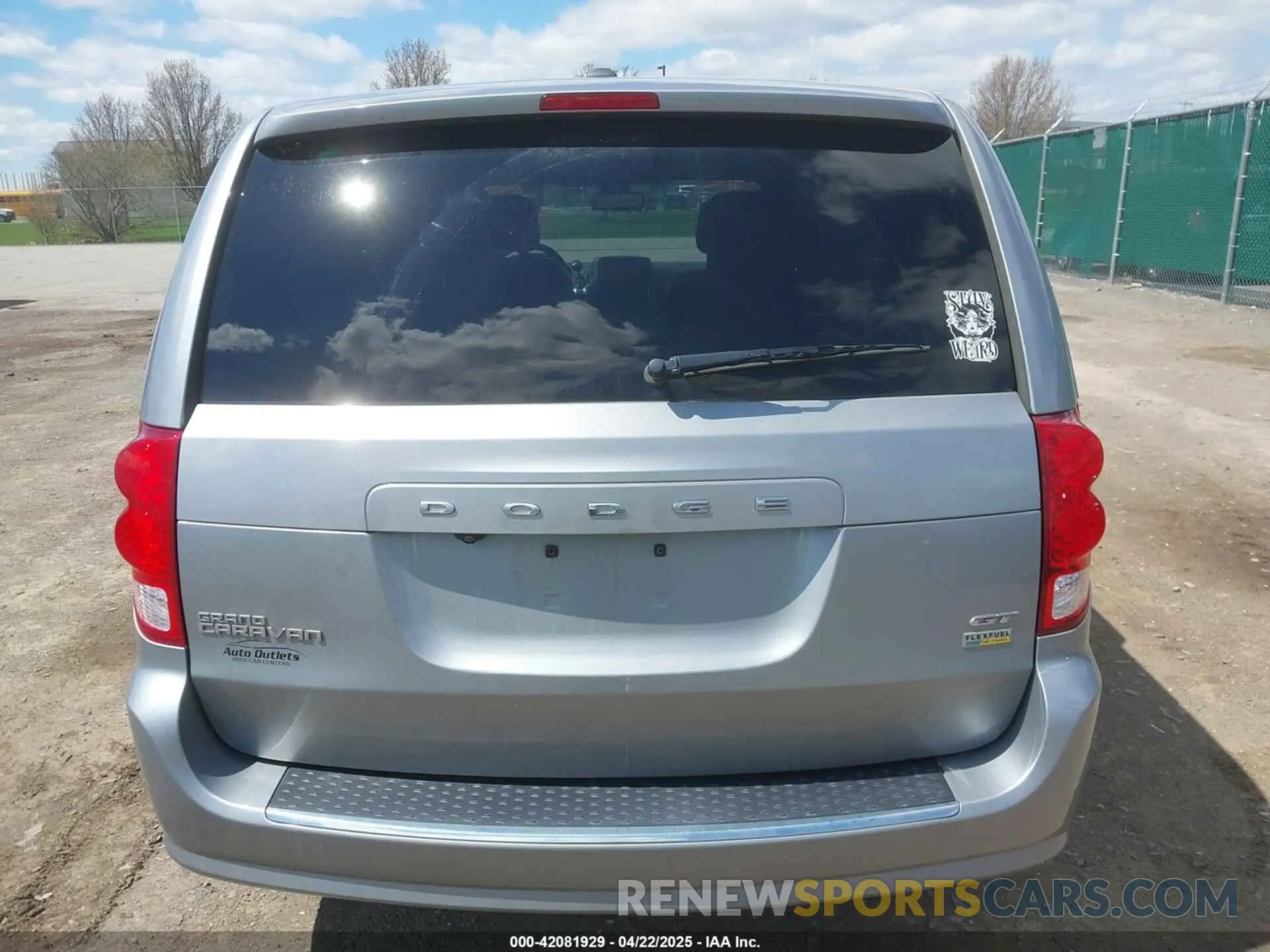 16 Photograph of a damaged car 2C4RDGEG1KR760764 DODGE GRAND CARAVAN 2019