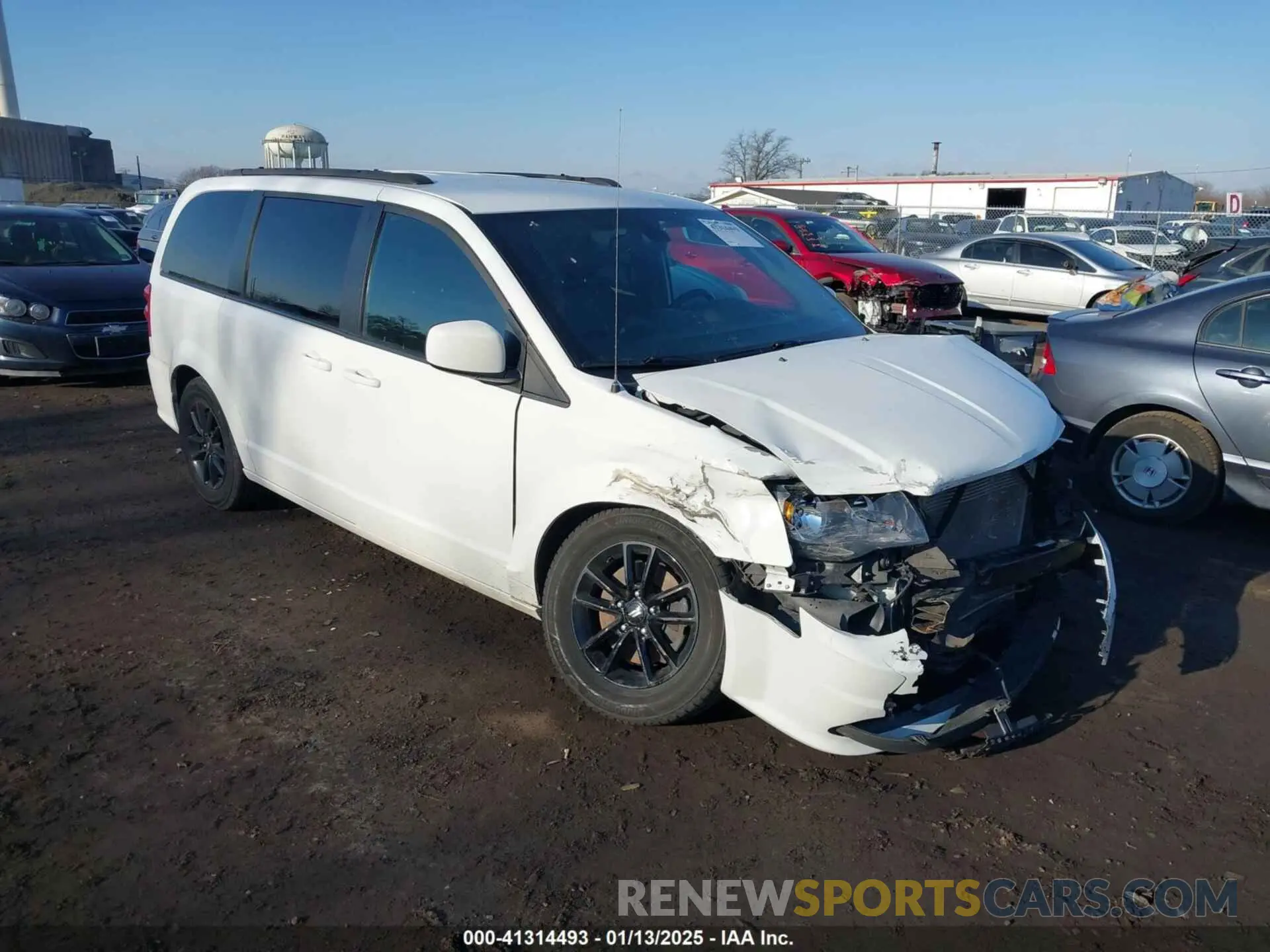 1 Photograph of a damaged car 2C4RDGEG2KR748042 DODGE GRAND CARAVAN 2019