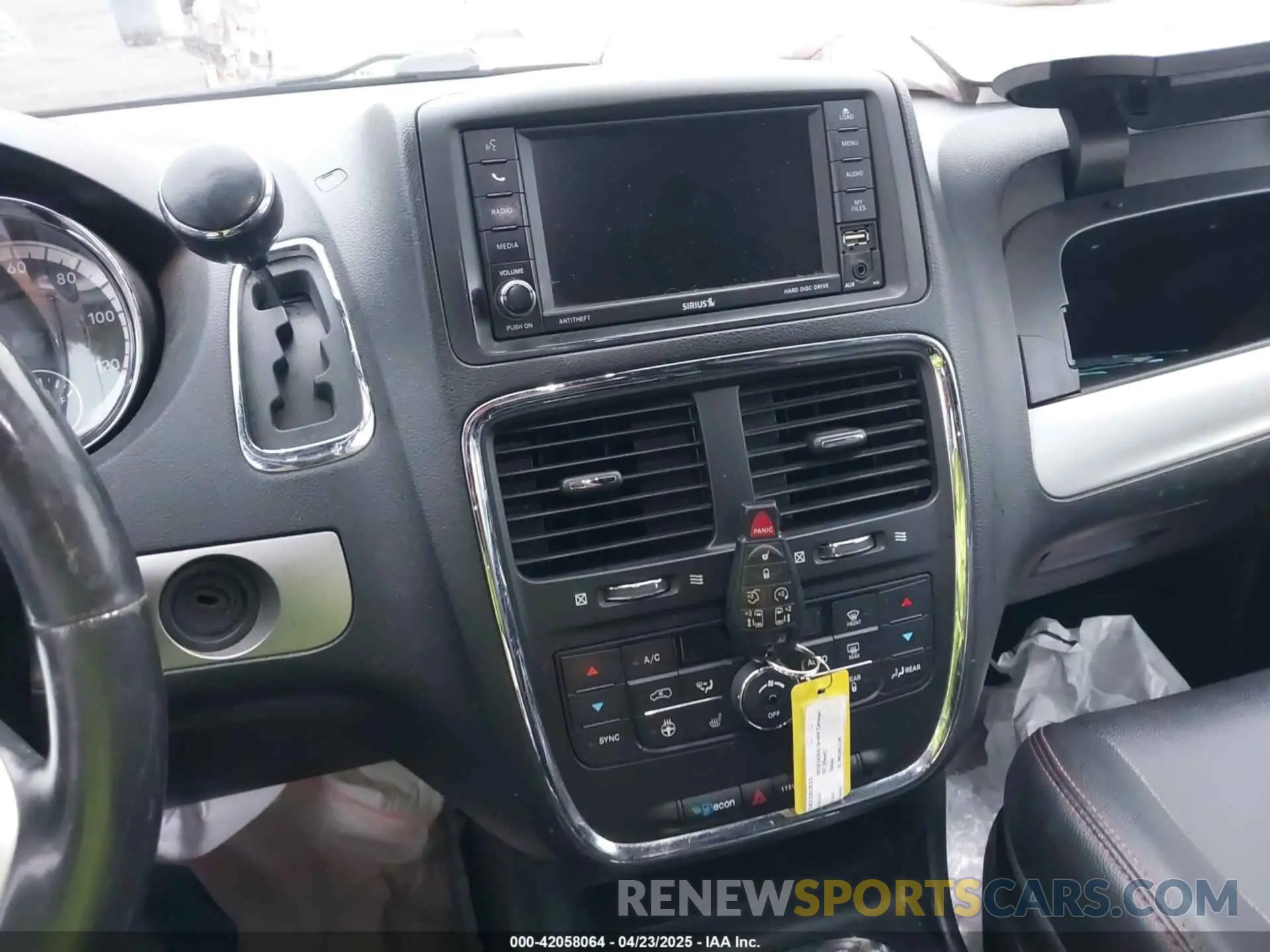 11 Photograph of a damaged car 2C4RDGEG2KR765049 DODGE GRAND CARAVAN 2019
