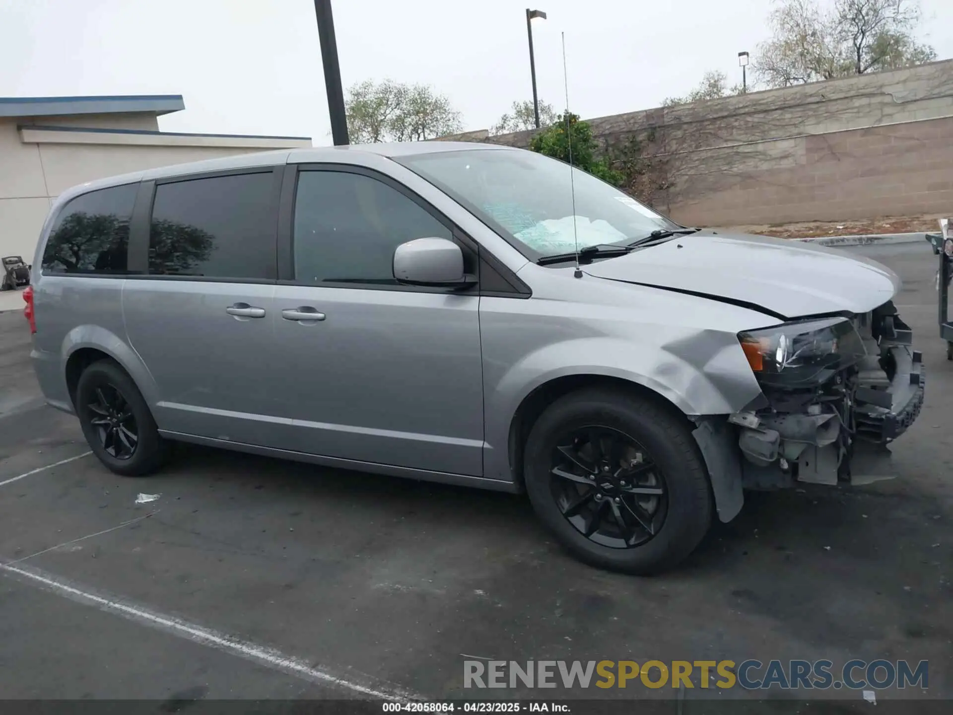 14 Photograph of a damaged car 2C4RDGEG2KR765049 DODGE GRAND CARAVAN 2019