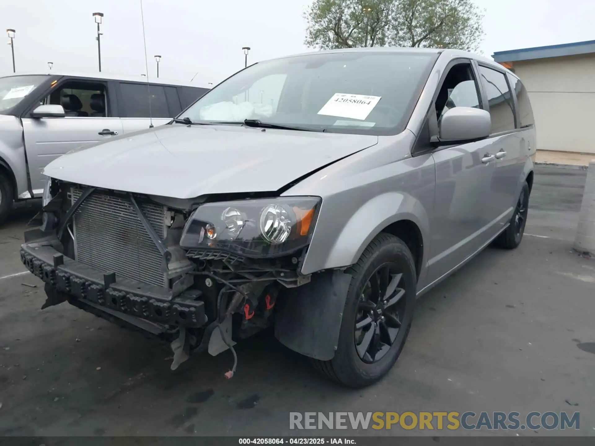 2 Photograph of a damaged car 2C4RDGEG2KR765049 DODGE GRAND CARAVAN 2019
