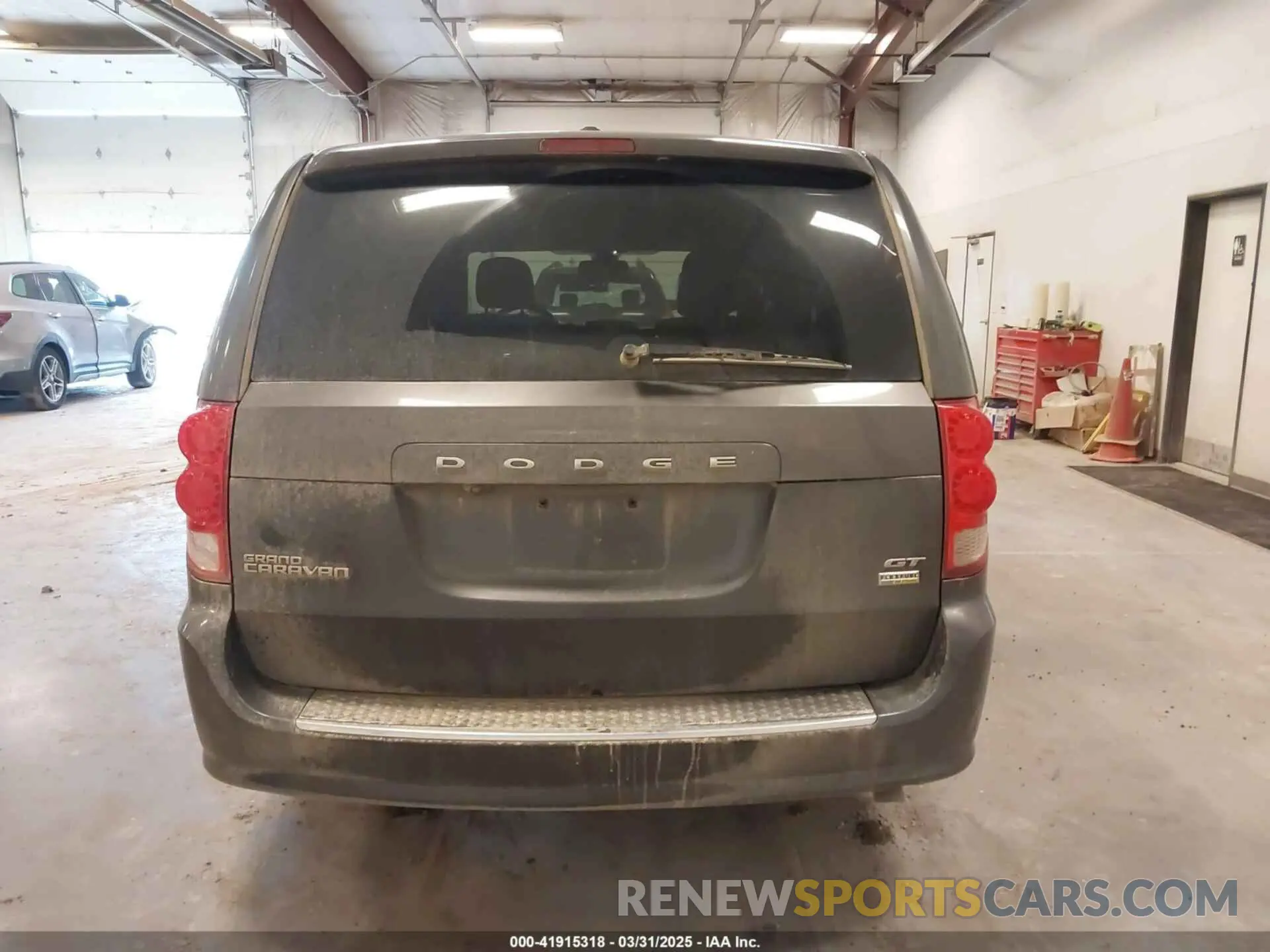 17 Фотография поврежденного автомобиля 2C4RDGEG3KR646068 DODGE GRAND CARAVAN 2019