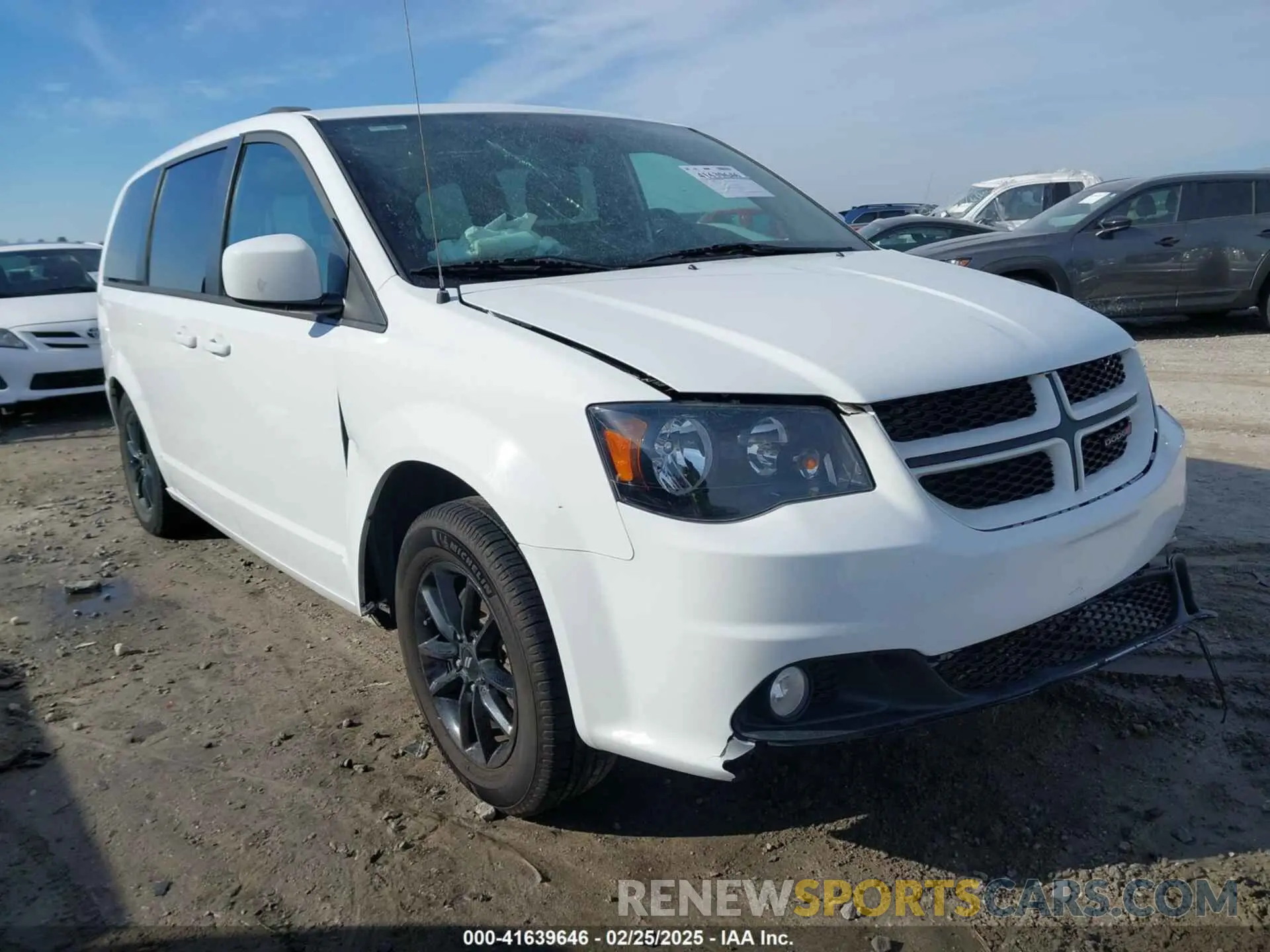 1 Photograph of a damaged car 2C4RDGEG3KR784242 DODGE GRAND CARAVAN 2019