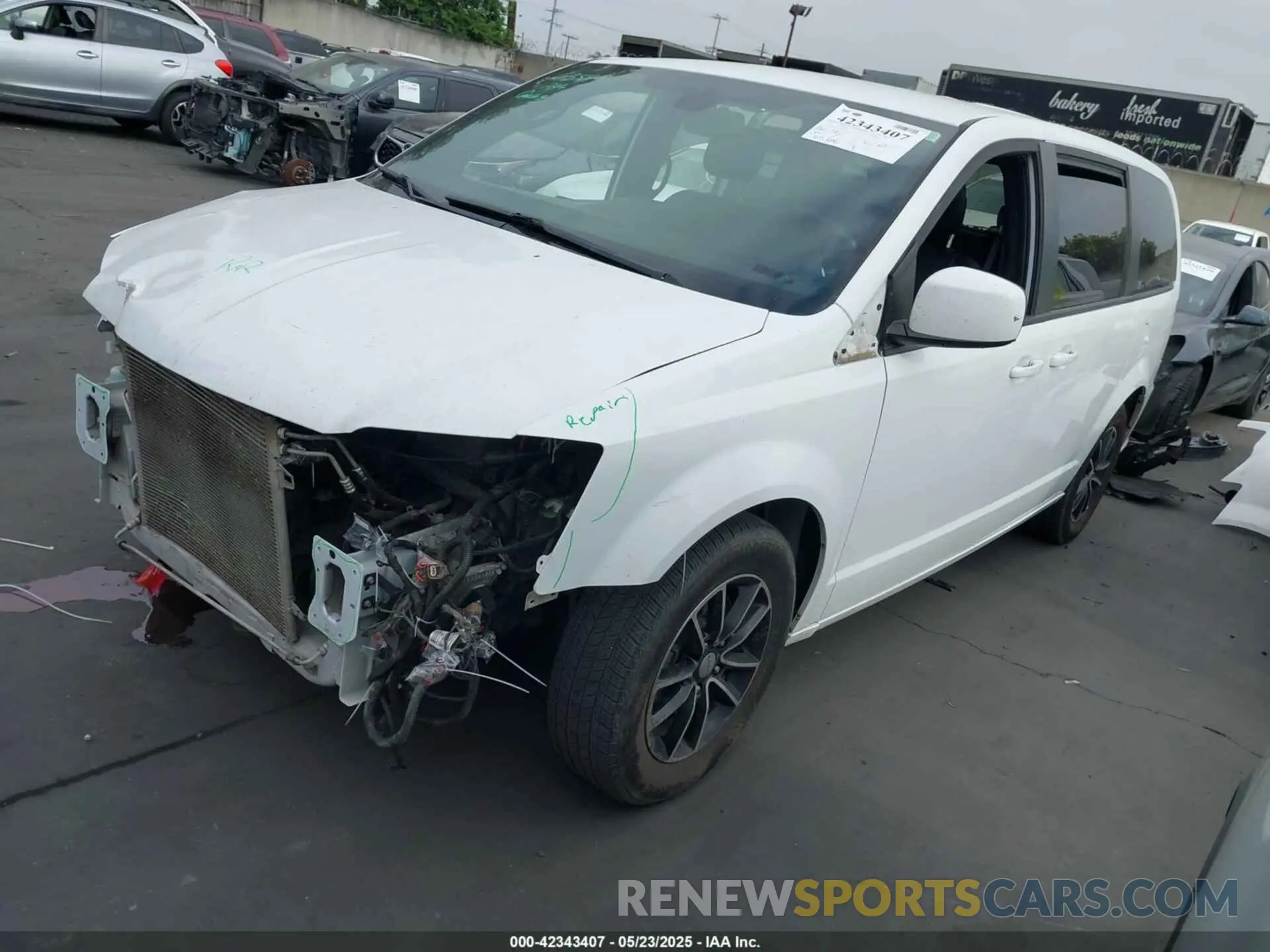 2 Photograph of a damaged car 2C4RDGEG4KR535352 DODGE GRAND CARAVAN 2019