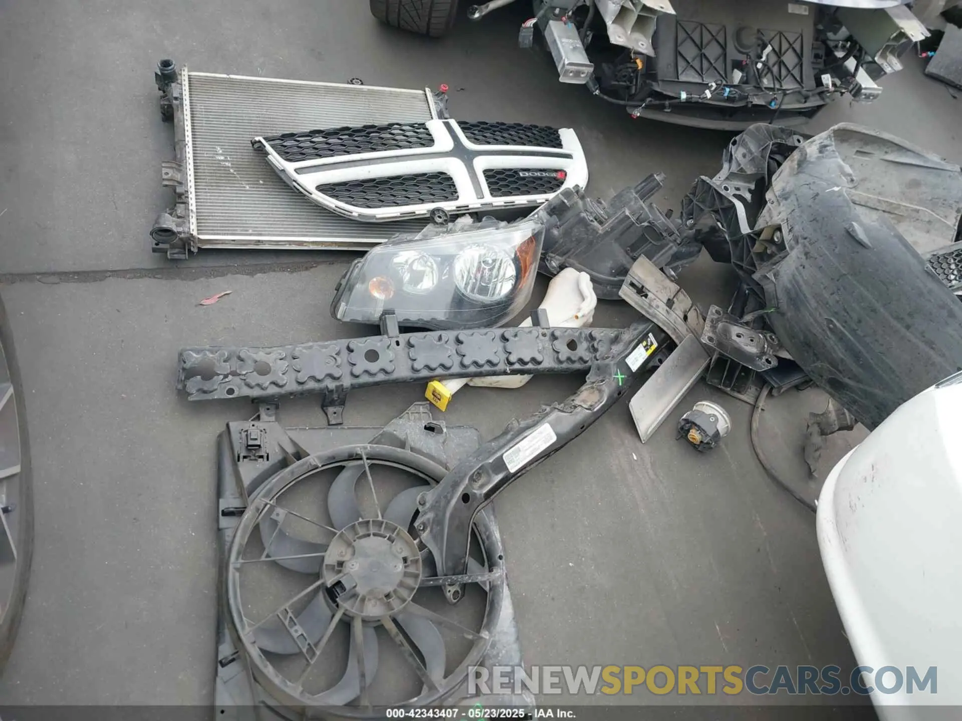 21 Photograph of a damaged car 2C4RDGEG4KR535352 DODGE GRAND CARAVAN 2019