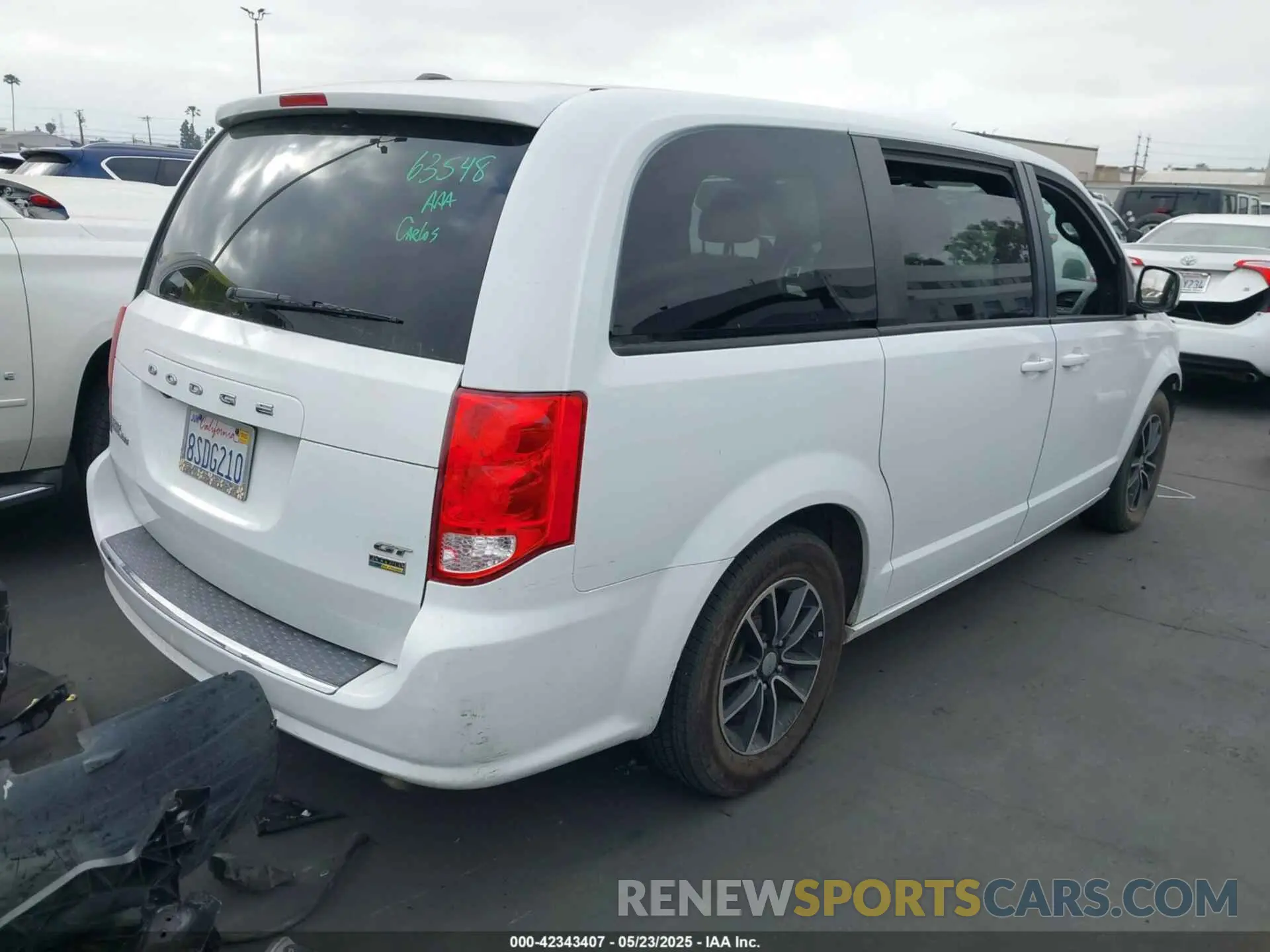 4 Photograph of a damaged car 2C4RDGEG4KR535352 DODGE GRAND CARAVAN 2019