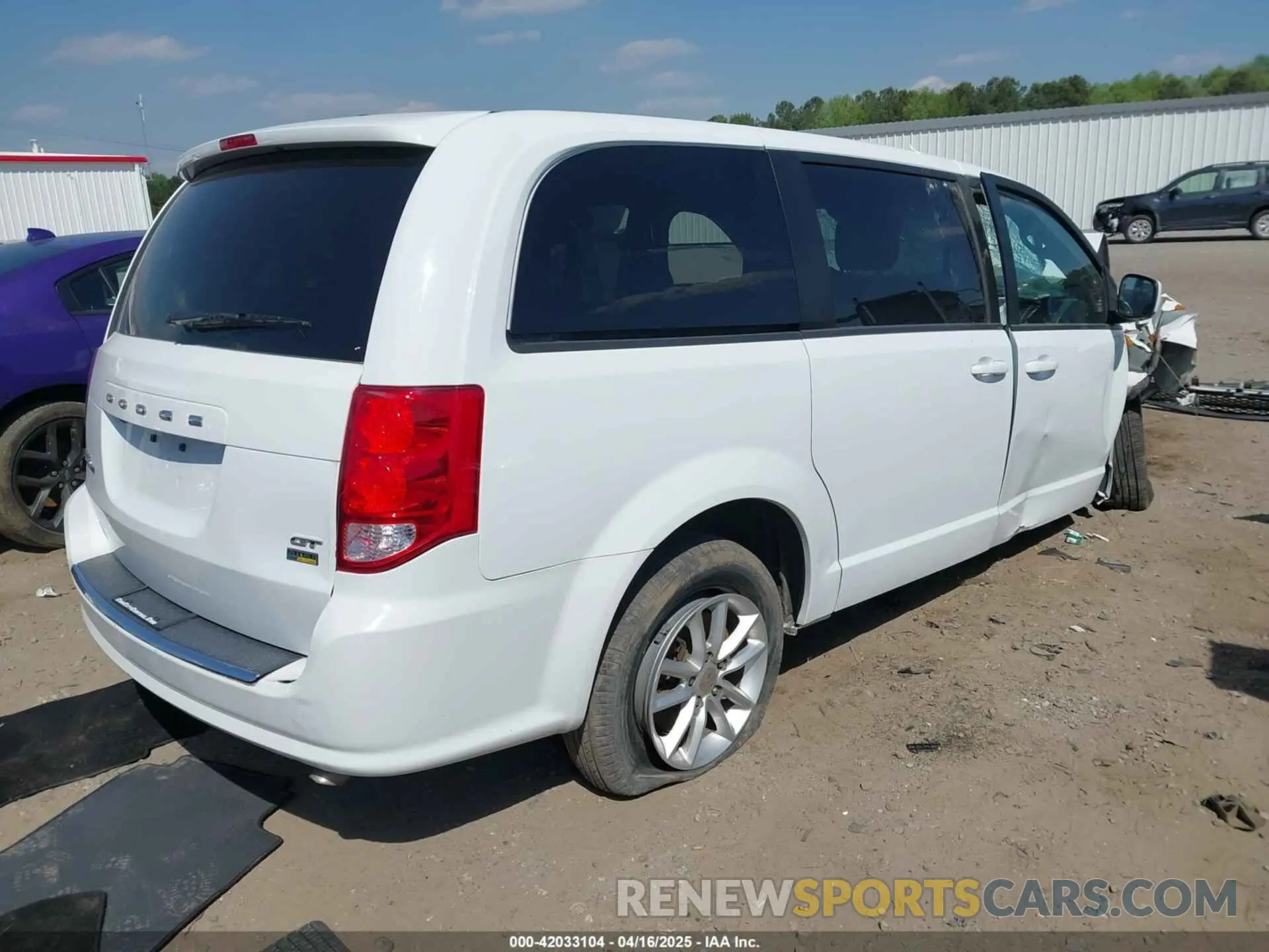 4 Photograph of a damaged car 2C4RDGEG5KR571390 DODGE GRAND CARAVAN 2019