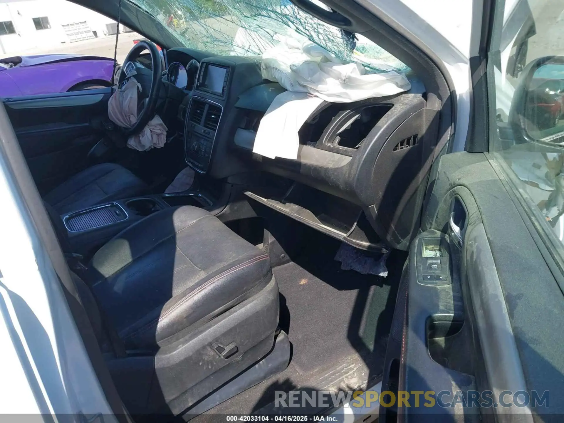 5 Photograph of a damaged car 2C4RDGEG5KR571390 DODGE GRAND CARAVAN 2019