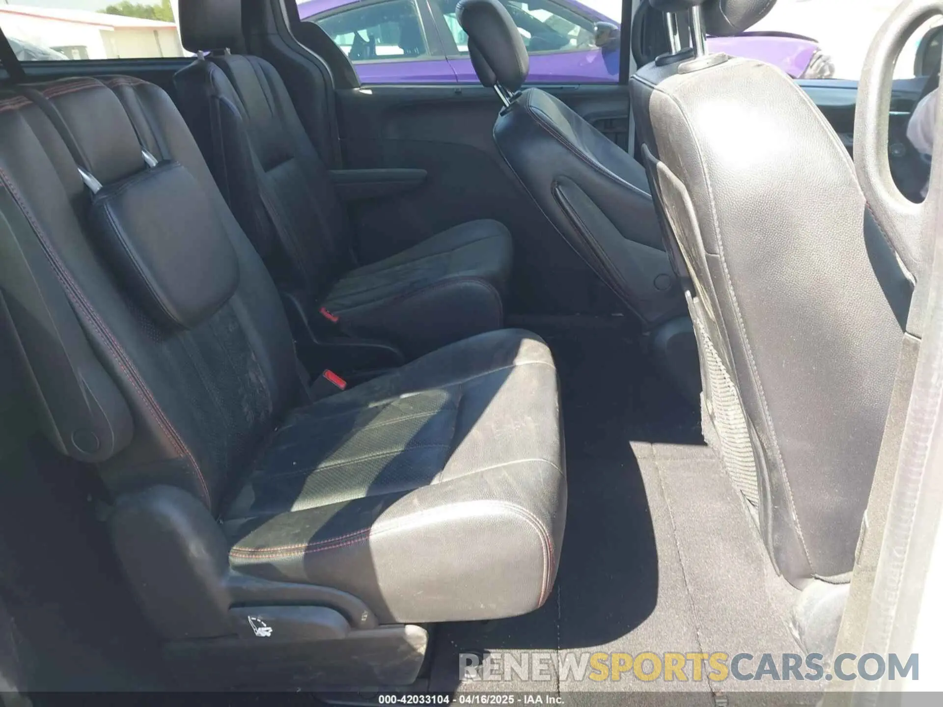 8 Photograph of a damaged car 2C4RDGEG5KR571390 DODGE GRAND CARAVAN 2019