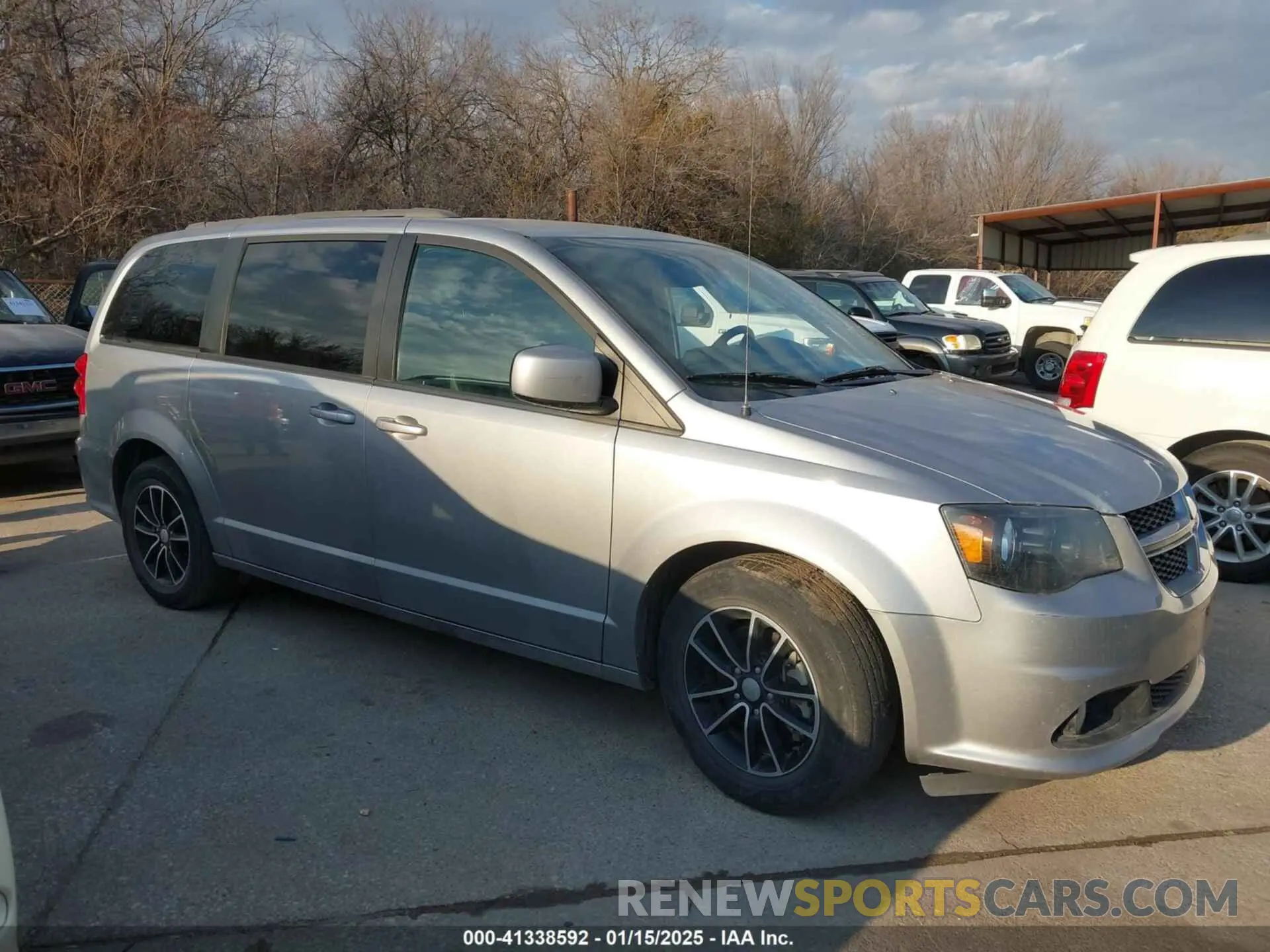 12 Photograph of a damaged car 2C4RDGEG7KR565851 DODGE GRAND CARAVAN 2019