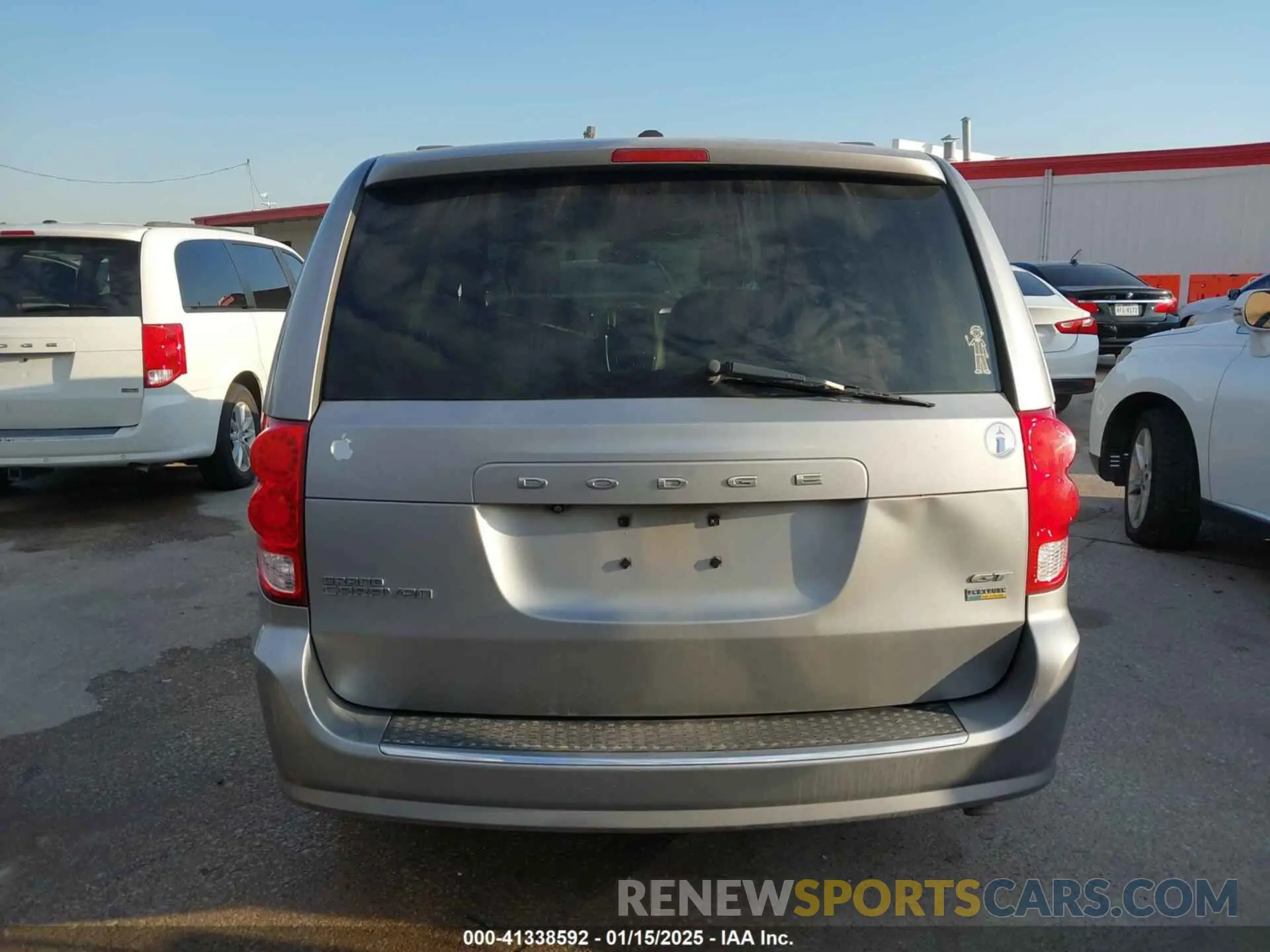 15 Photograph of a damaged car 2C4RDGEG7KR565851 DODGE GRAND CARAVAN 2019