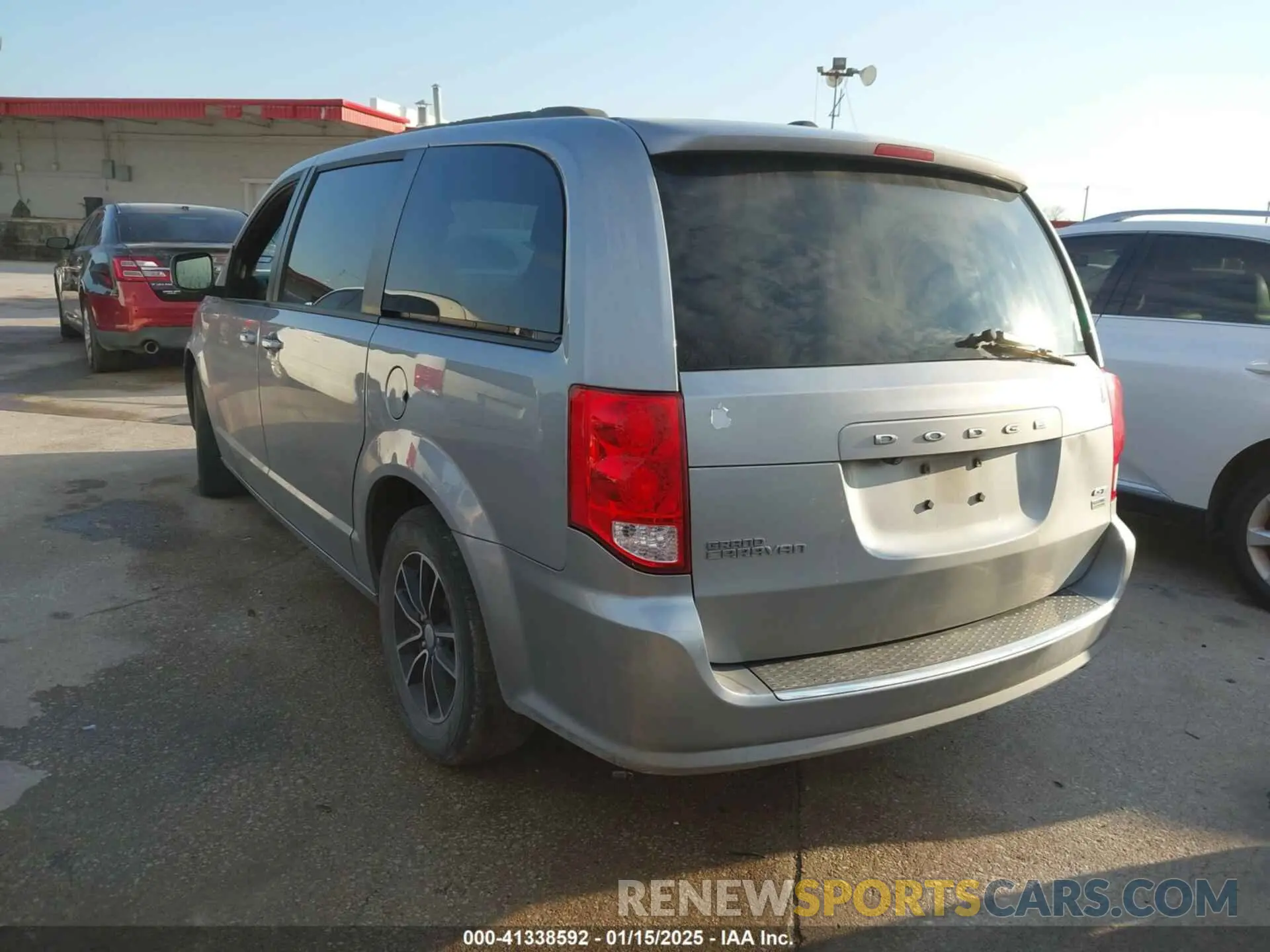 3 Photograph of a damaged car 2C4RDGEG7KR565851 DODGE GRAND CARAVAN 2019