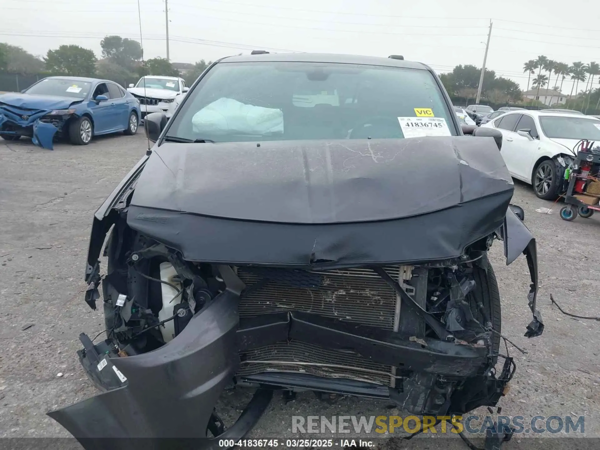 13 Photograph of a damaged car 2C4RDGEG7KR663147 DODGE GRAND CARAVAN 2019