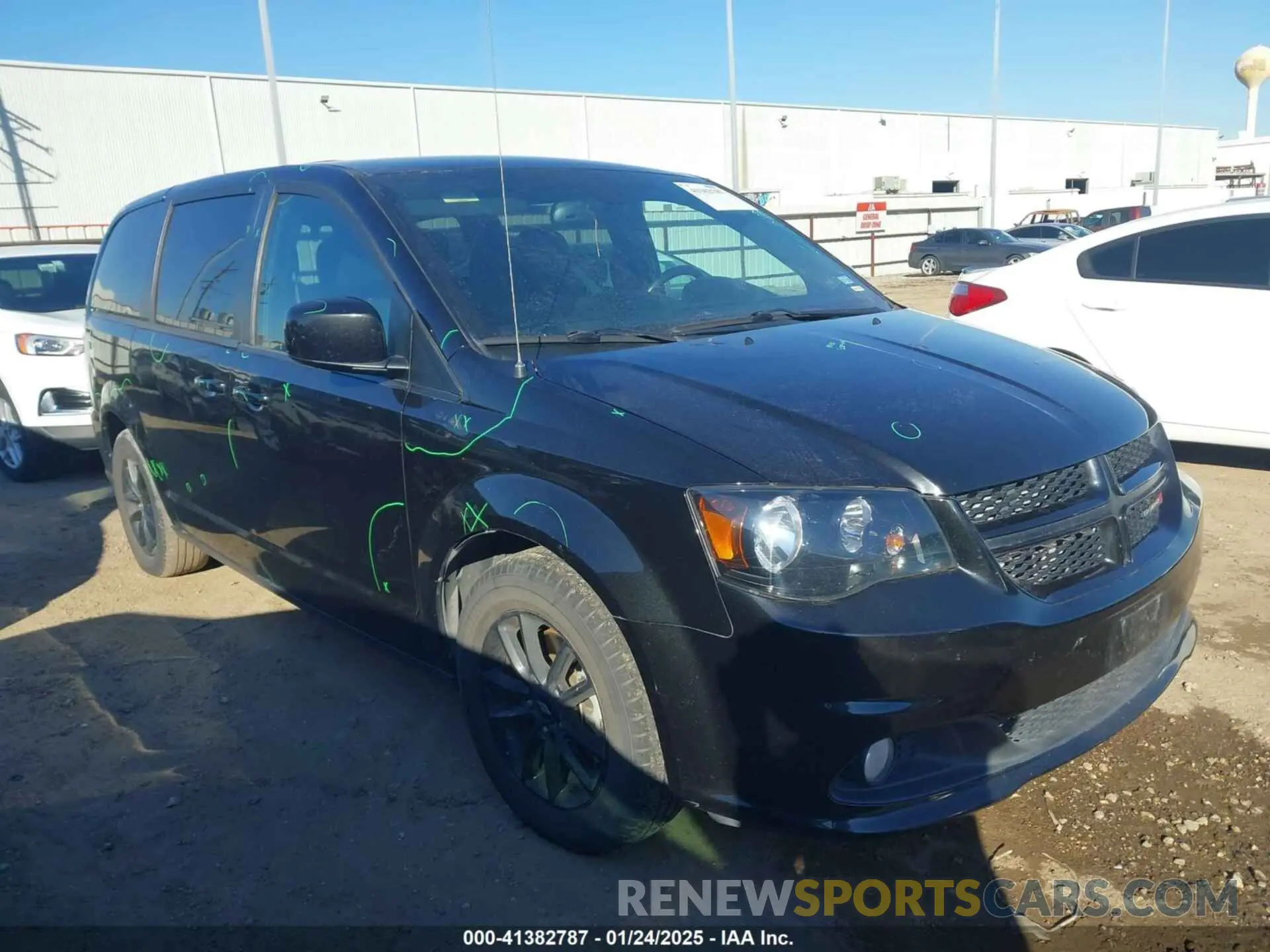 1 Photograph of a damaged car 2C4RDGEG7KR768951 DODGE GRAND CARAVAN 2019