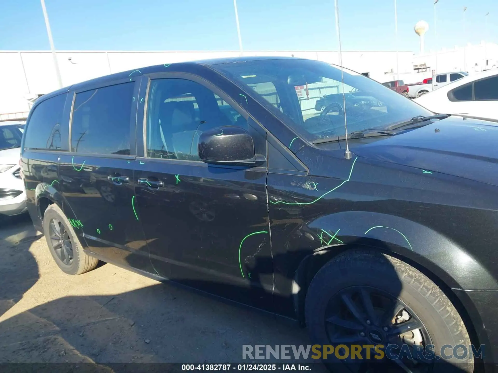 13 Photograph of a damaged car 2C4RDGEG7KR768951 DODGE GRAND CARAVAN 2019