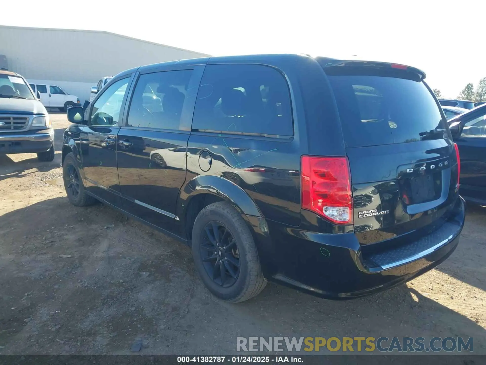 3 Photograph of a damaged car 2C4RDGEG7KR768951 DODGE GRAND CARAVAN 2019
