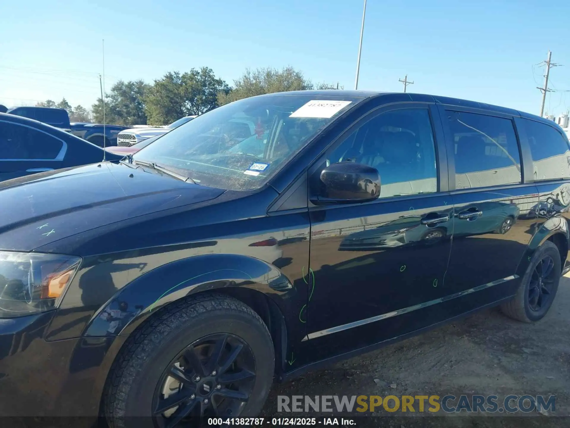 6 Photograph of a damaged car 2C4RDGEG7KR768951 DODGE GRAND CARAVAN 2019