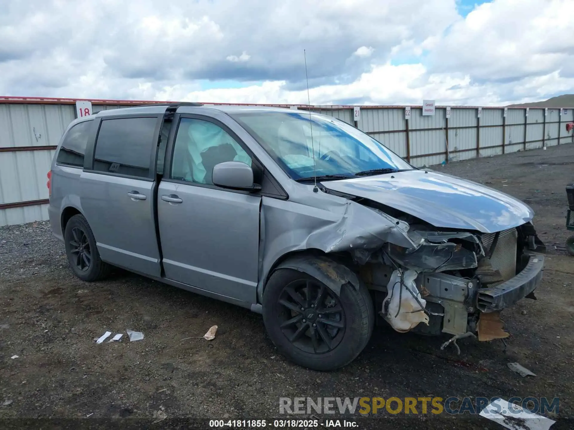 1 Photograph of a damaged car 2C4RDGEG7KR785782 DODGE GRAND CARAVAN 2019