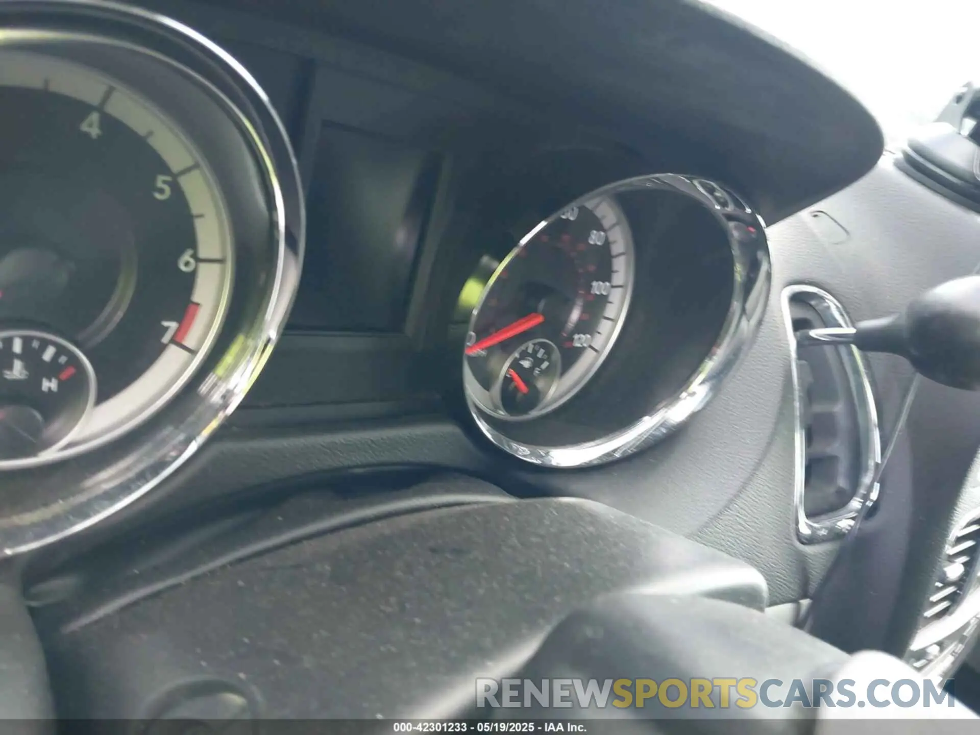 14 Photograph of a damaged car 2C4RDGEG8KR717023 DODGE GRAND CARAVAN 2019