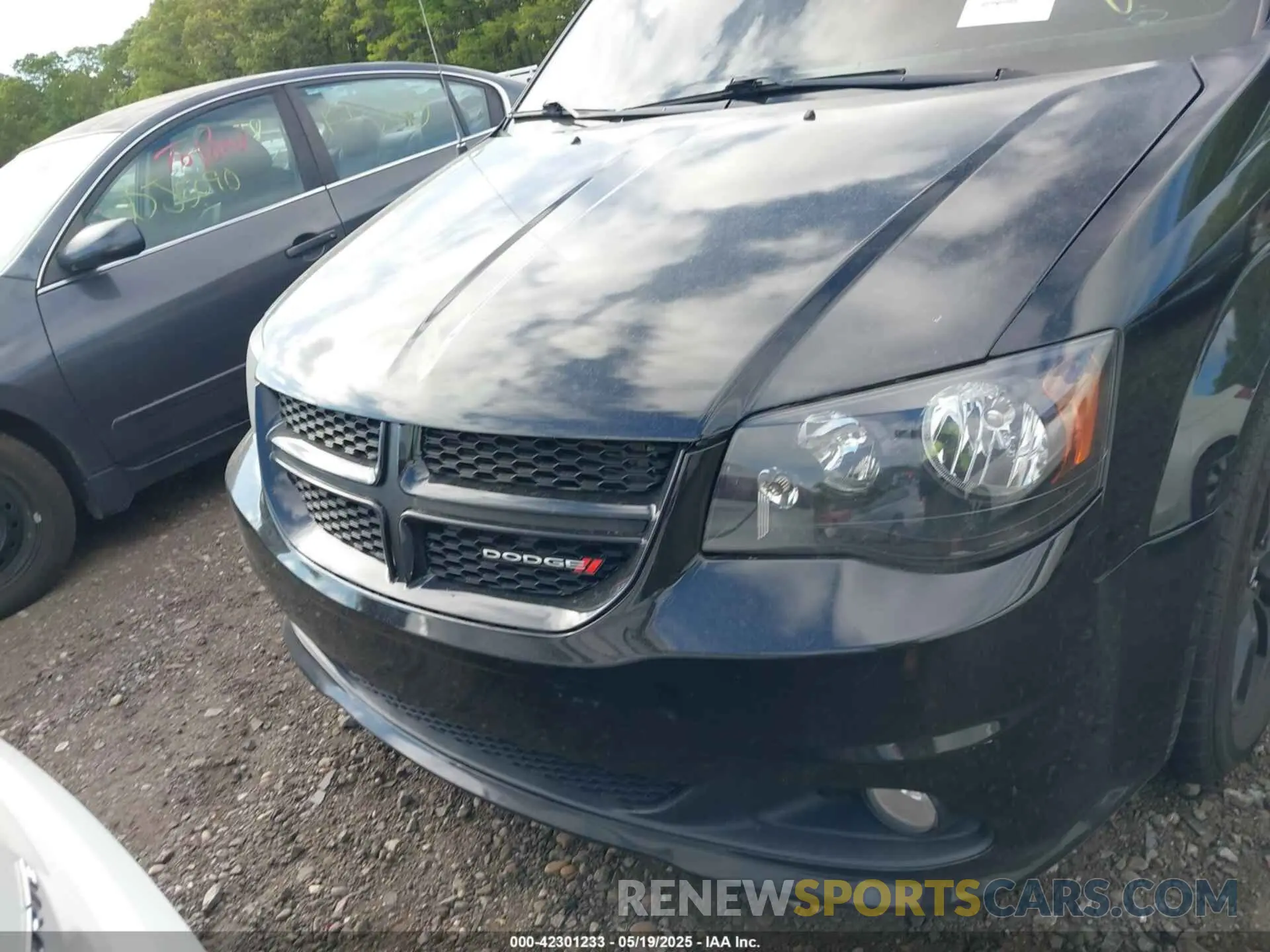 6 Photograph of a damaged car 2C4RDGEG8KR717023 DODGE GRAND CARAVAN 2019
