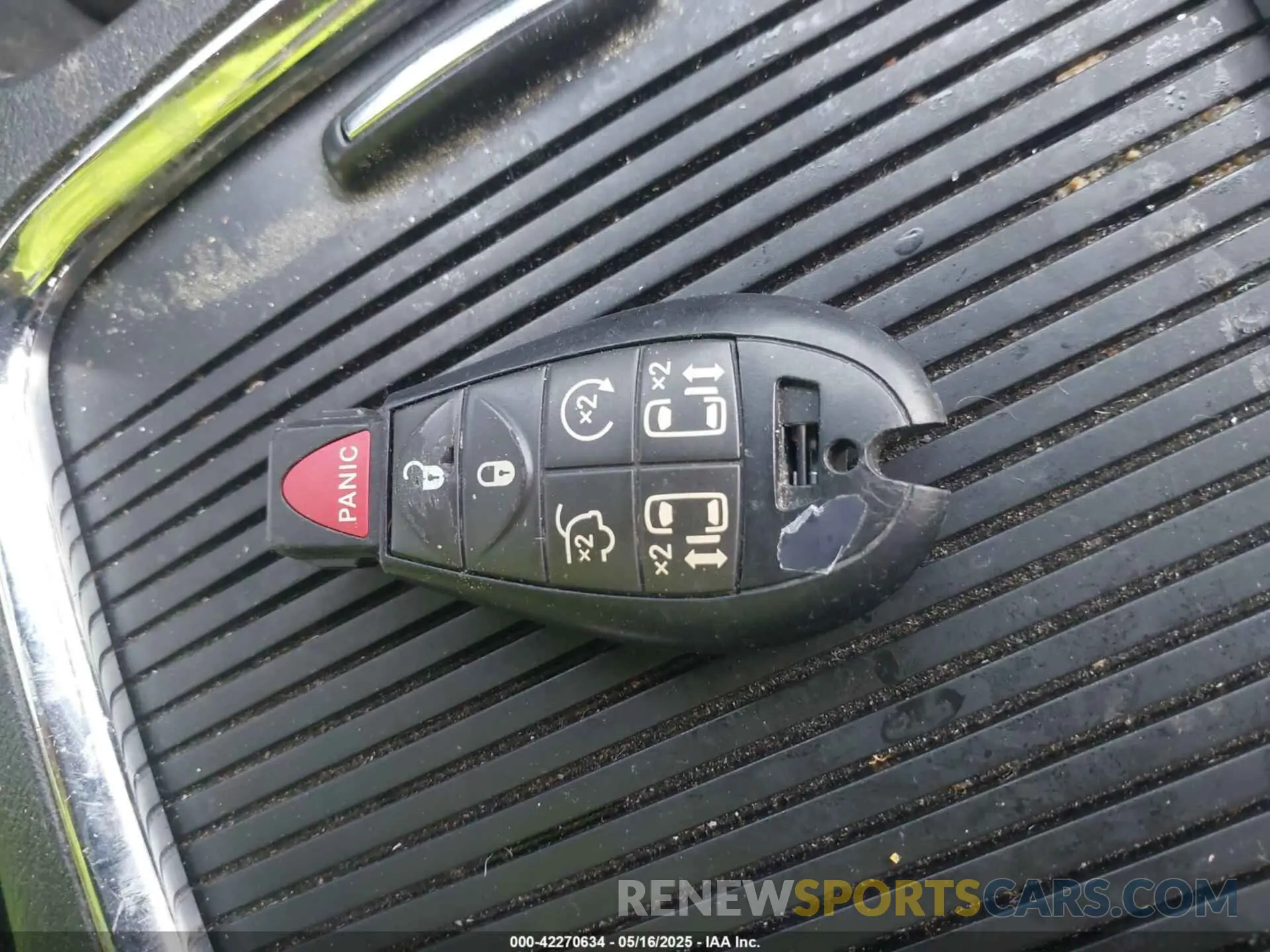 11 Photograph of a damaged car 2C4RDGEG8KR743010 DODGE GRAND CARAVAN 2019
