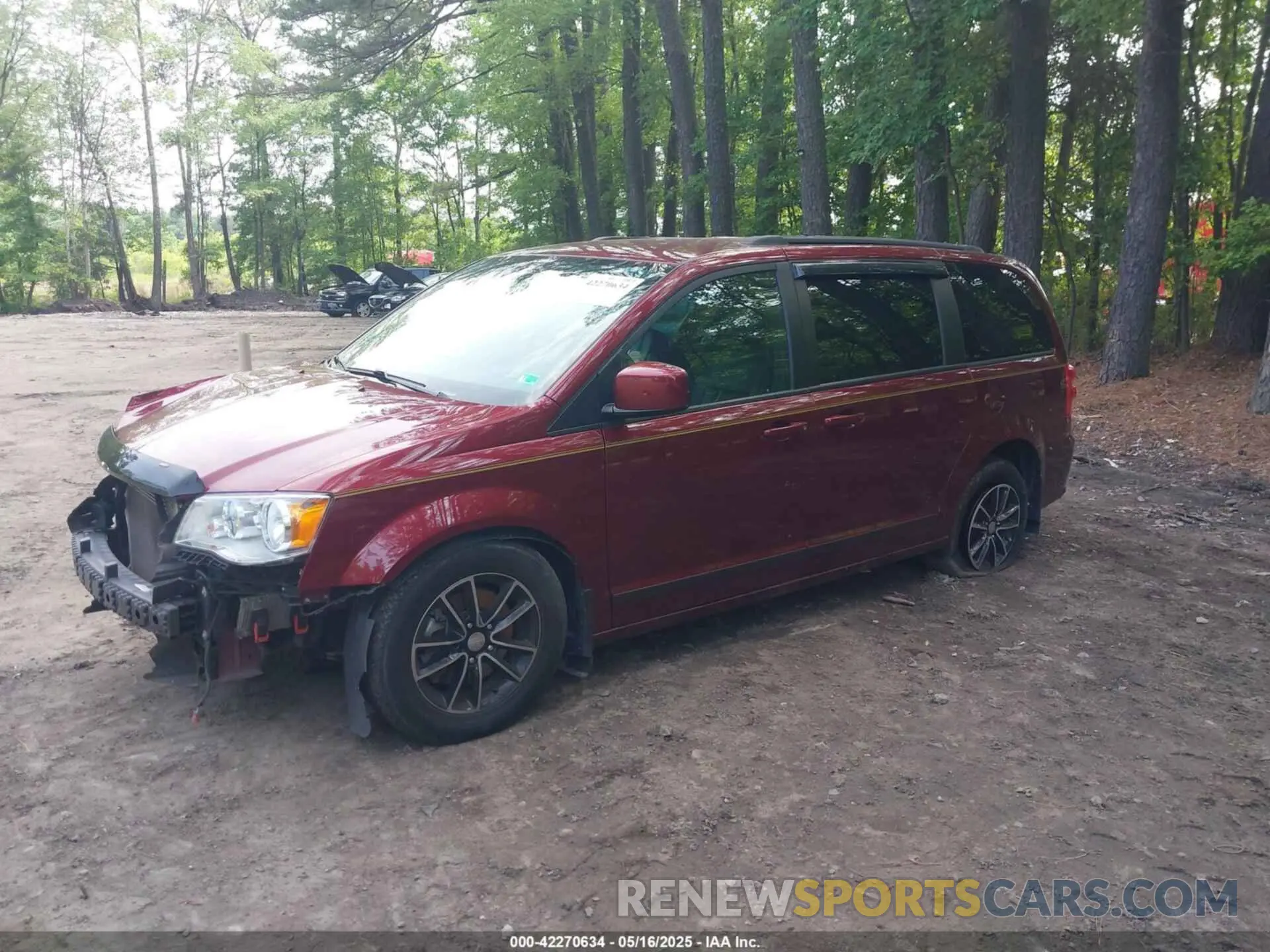 2 Photograph of a damaged car 2C4RDGEG8KR743010 DODGE GRAND CARAVAN 2019