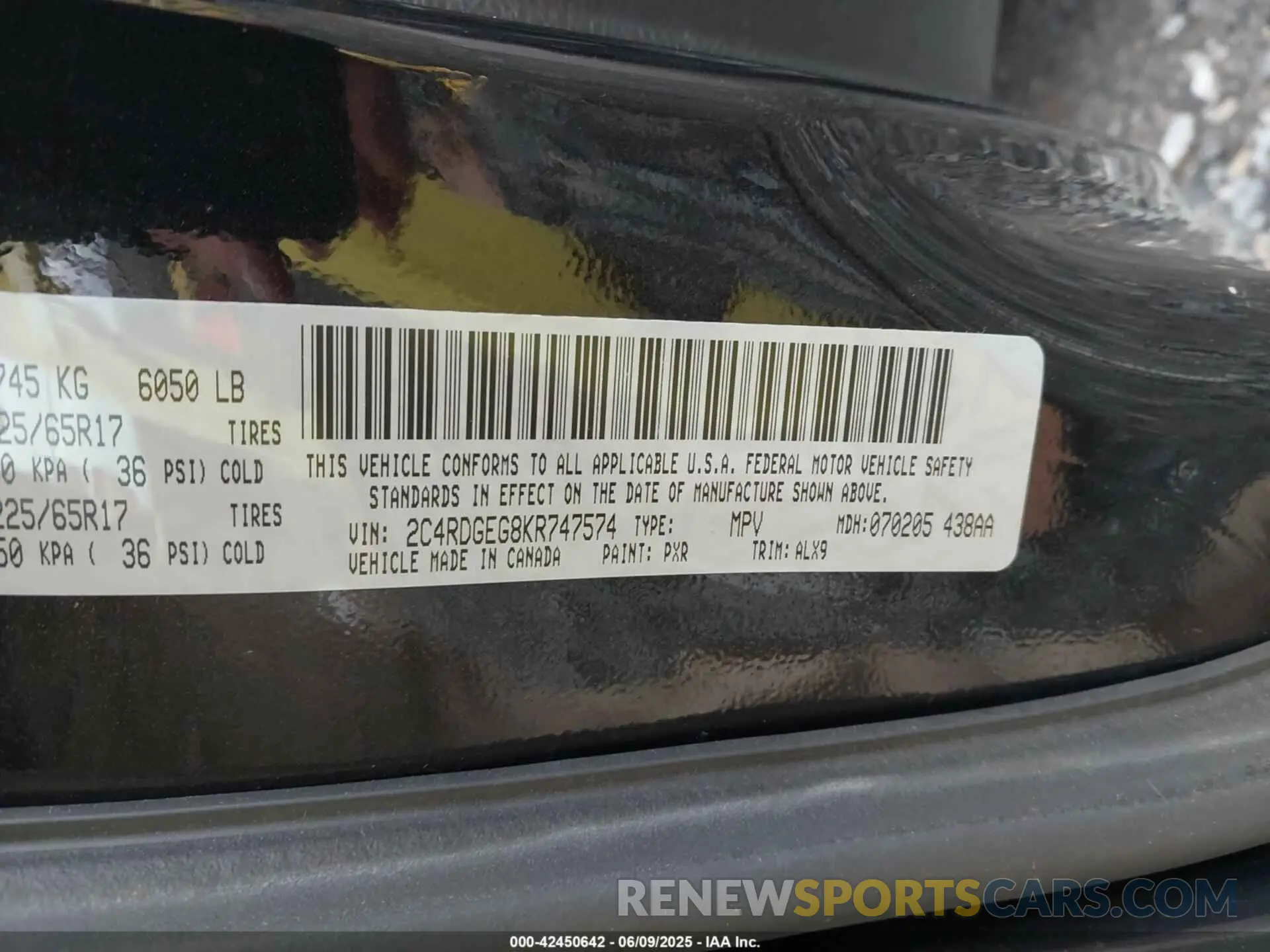 9 Photograph of a damaged car 2C4RDGEG8KR747574 DODGE GRAND CARAVAN 2019