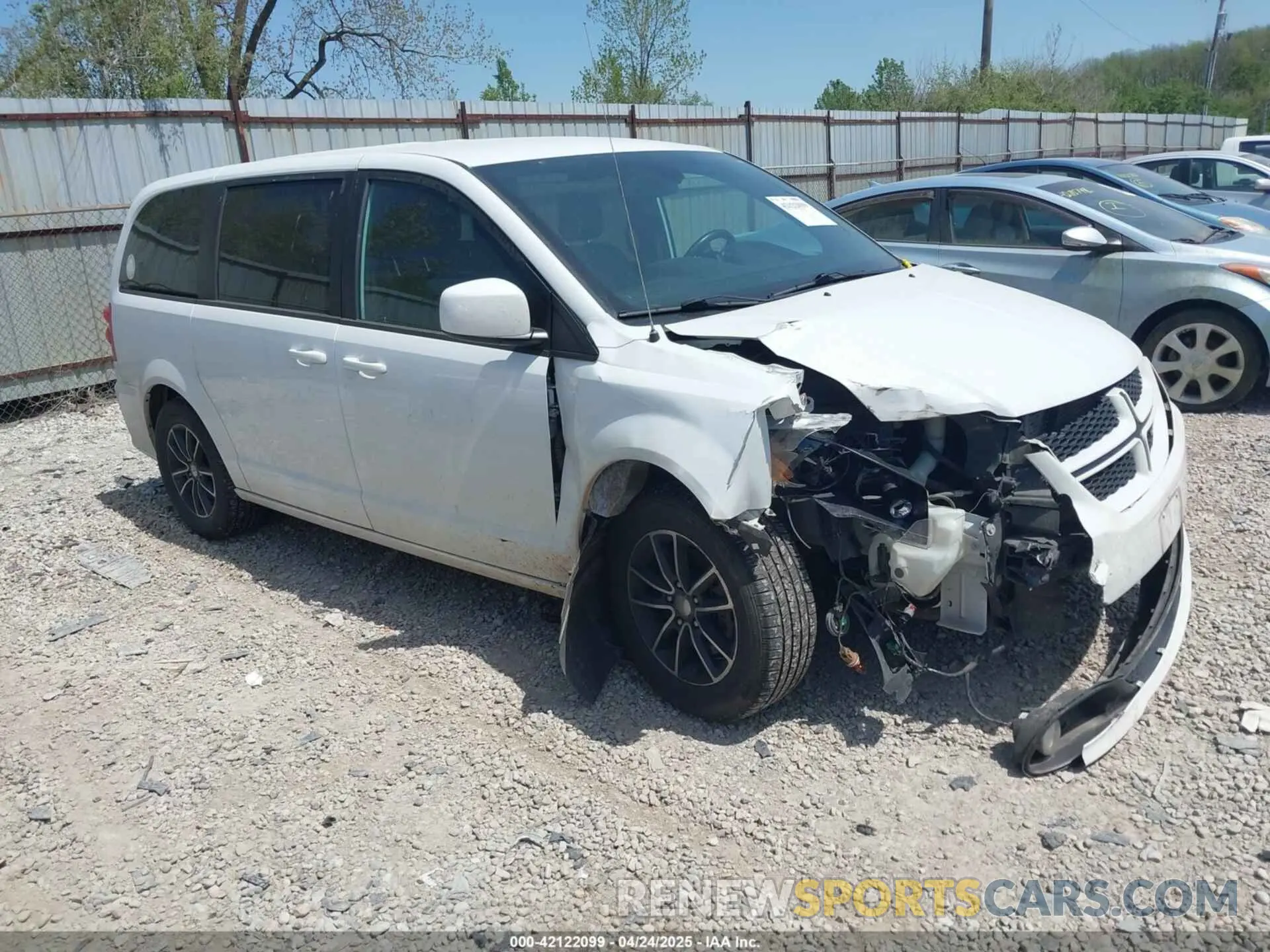 1 Photograph of a damaged car 2C4RDGEG9KR533791 DODGE GRAND CARAVAN 2019