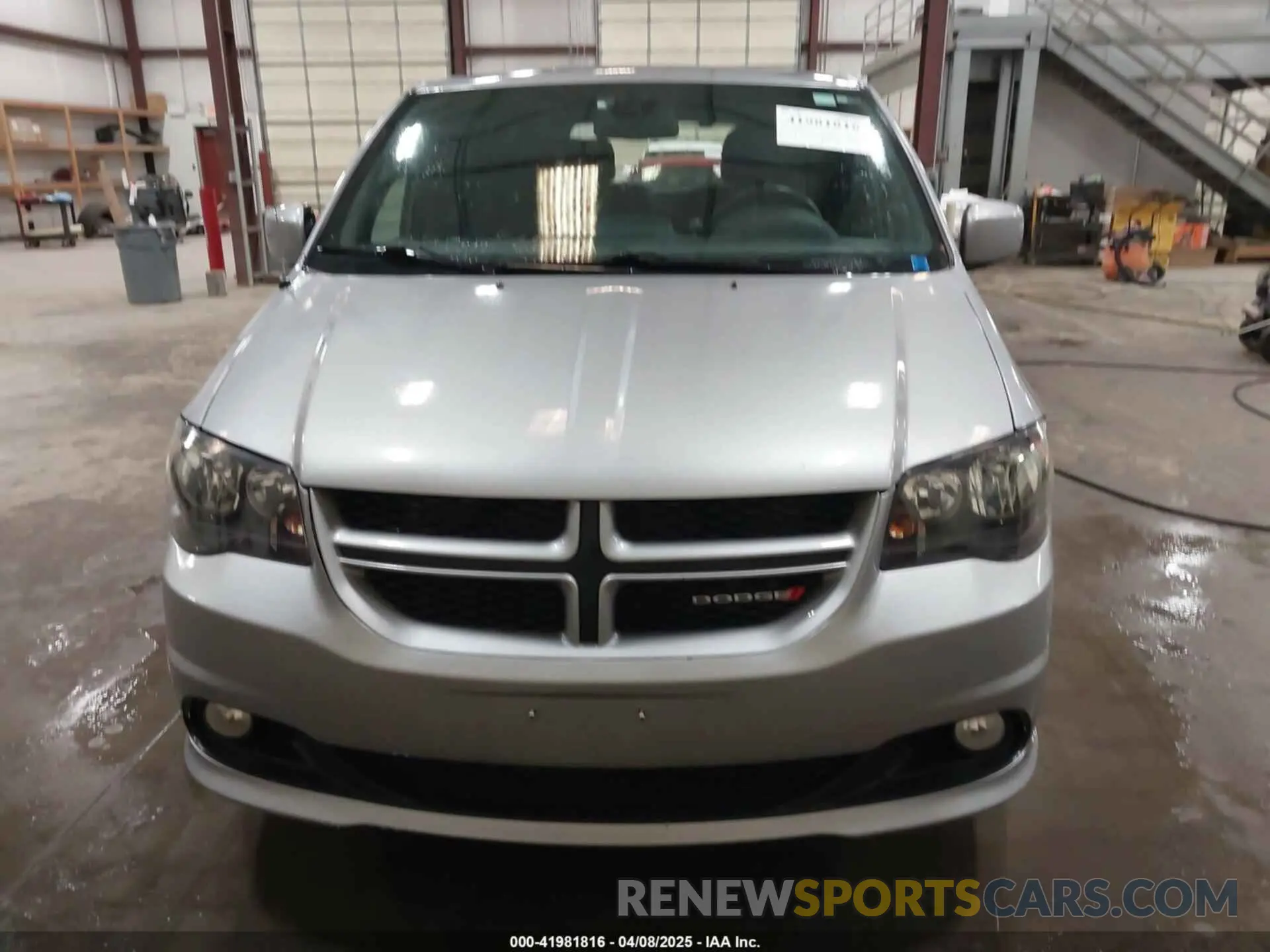 13 Photograph of a damaged car 2C4RDGEG9KR640307 DODGE GRAND CARAVAN 2019