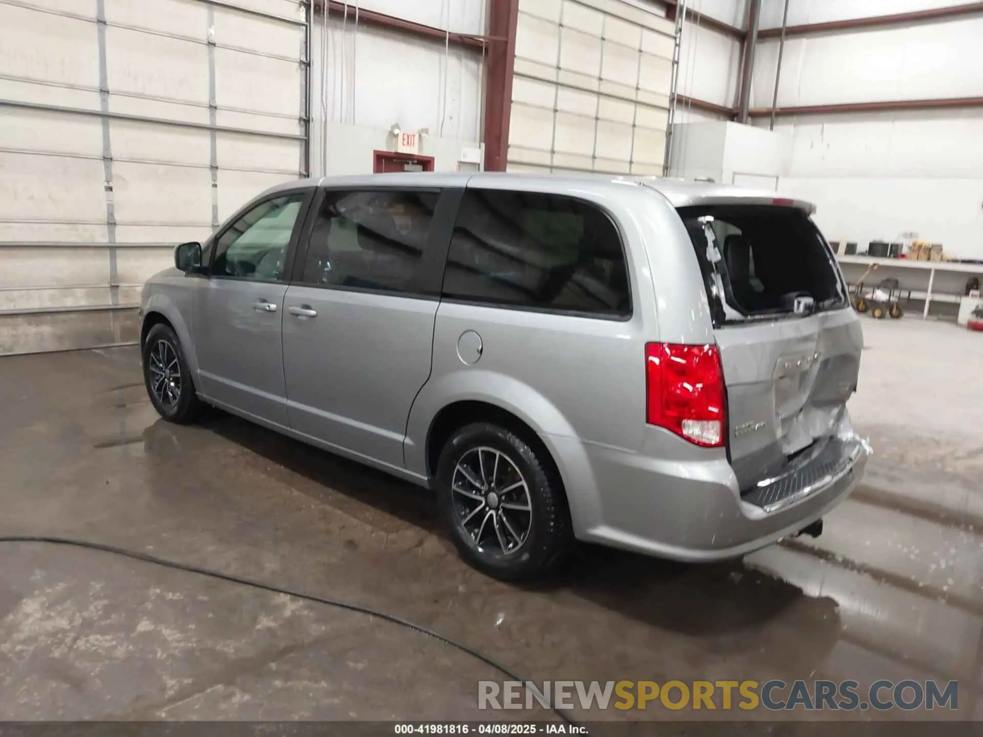3 Photograph of a damaged car 2C4RDGEG9KR640307 DODGE GRAND CARAVAN 2019