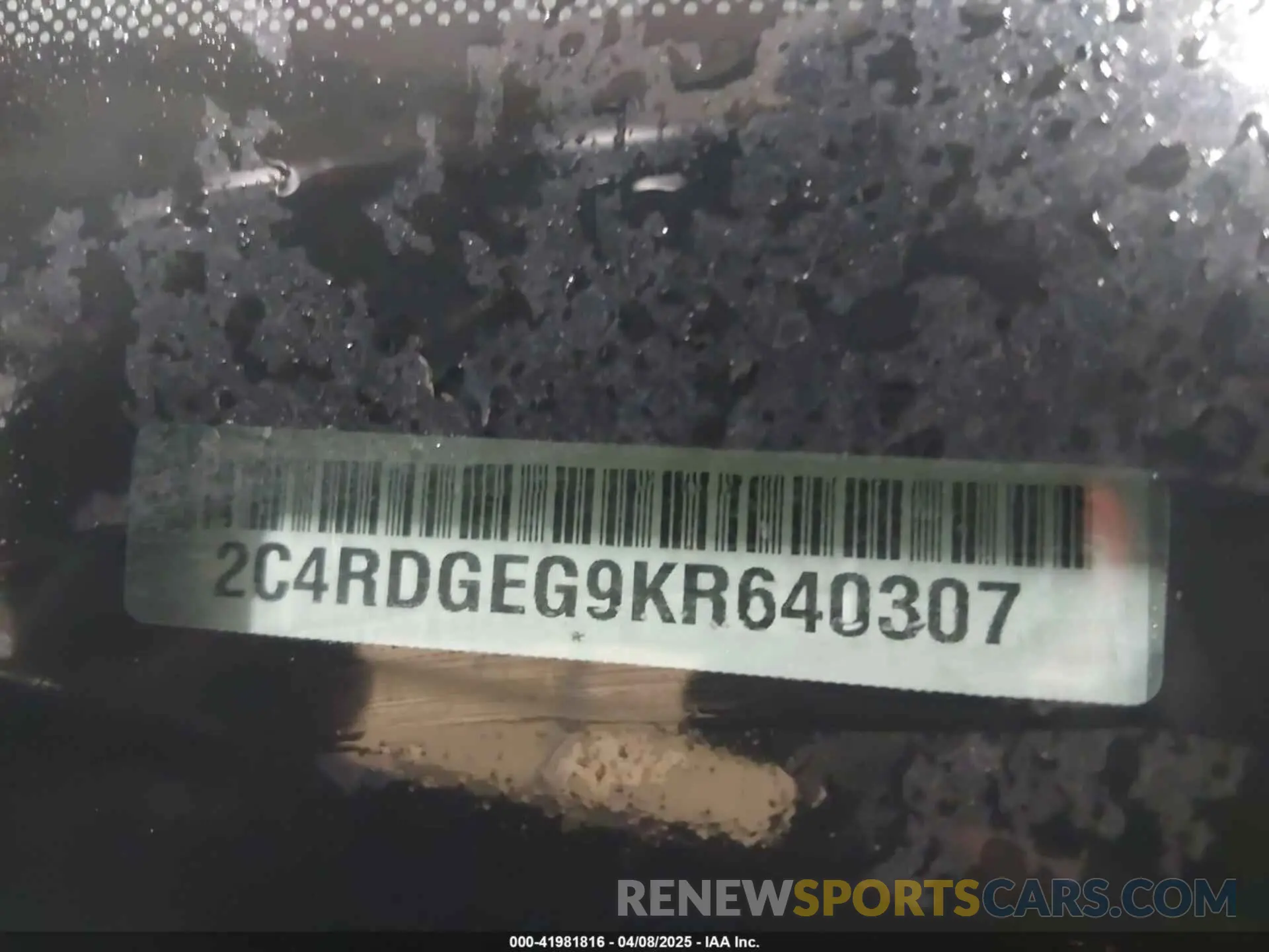 9 Photograph of a damaged car 2C4RDGEG9KR640307 DODGE GRAND CARAVAN 2019