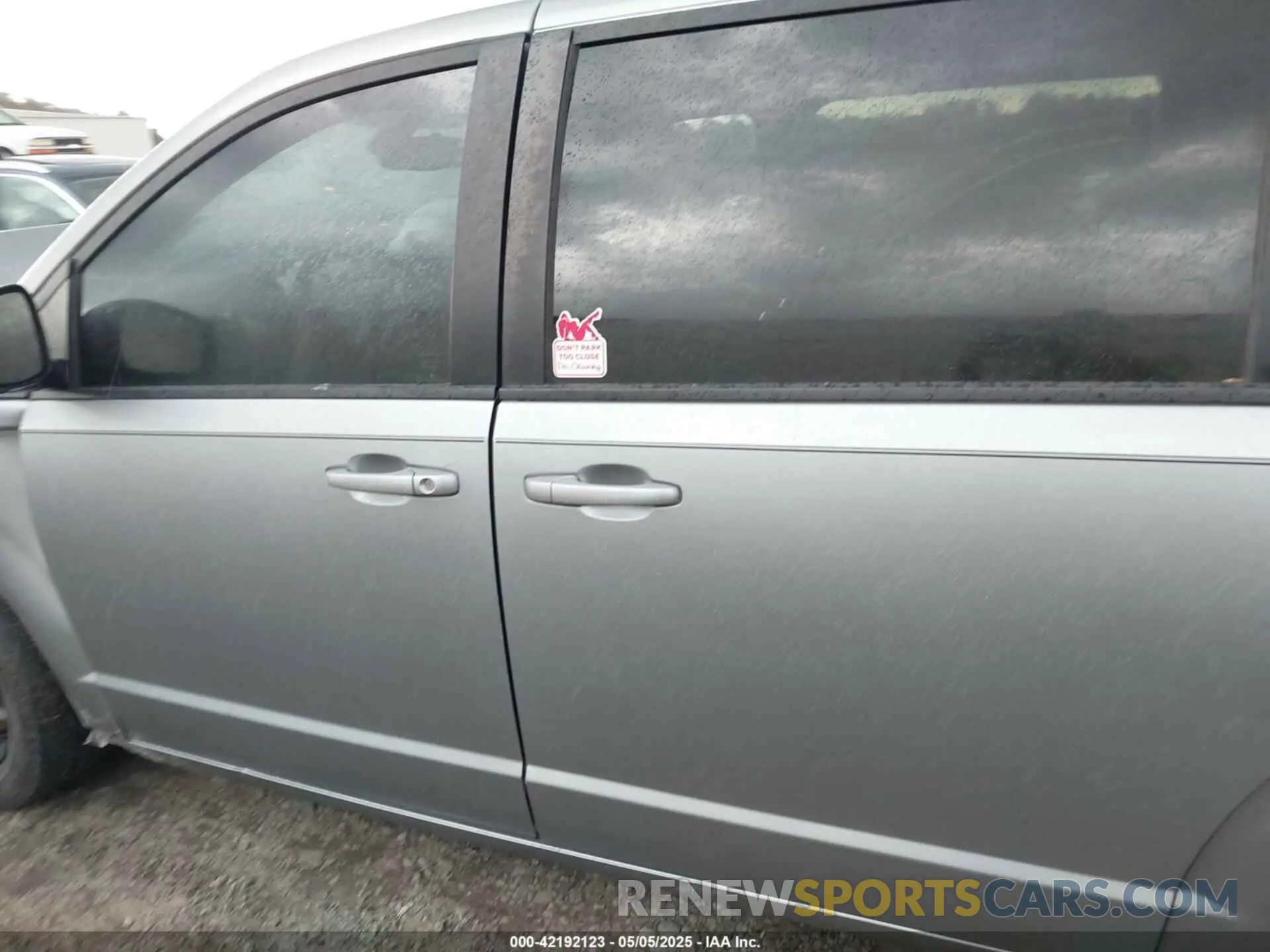 14 Photograph of a damaged car 2C4RDGEG9KR712347 DODGE GRAND CARAVAN 2019