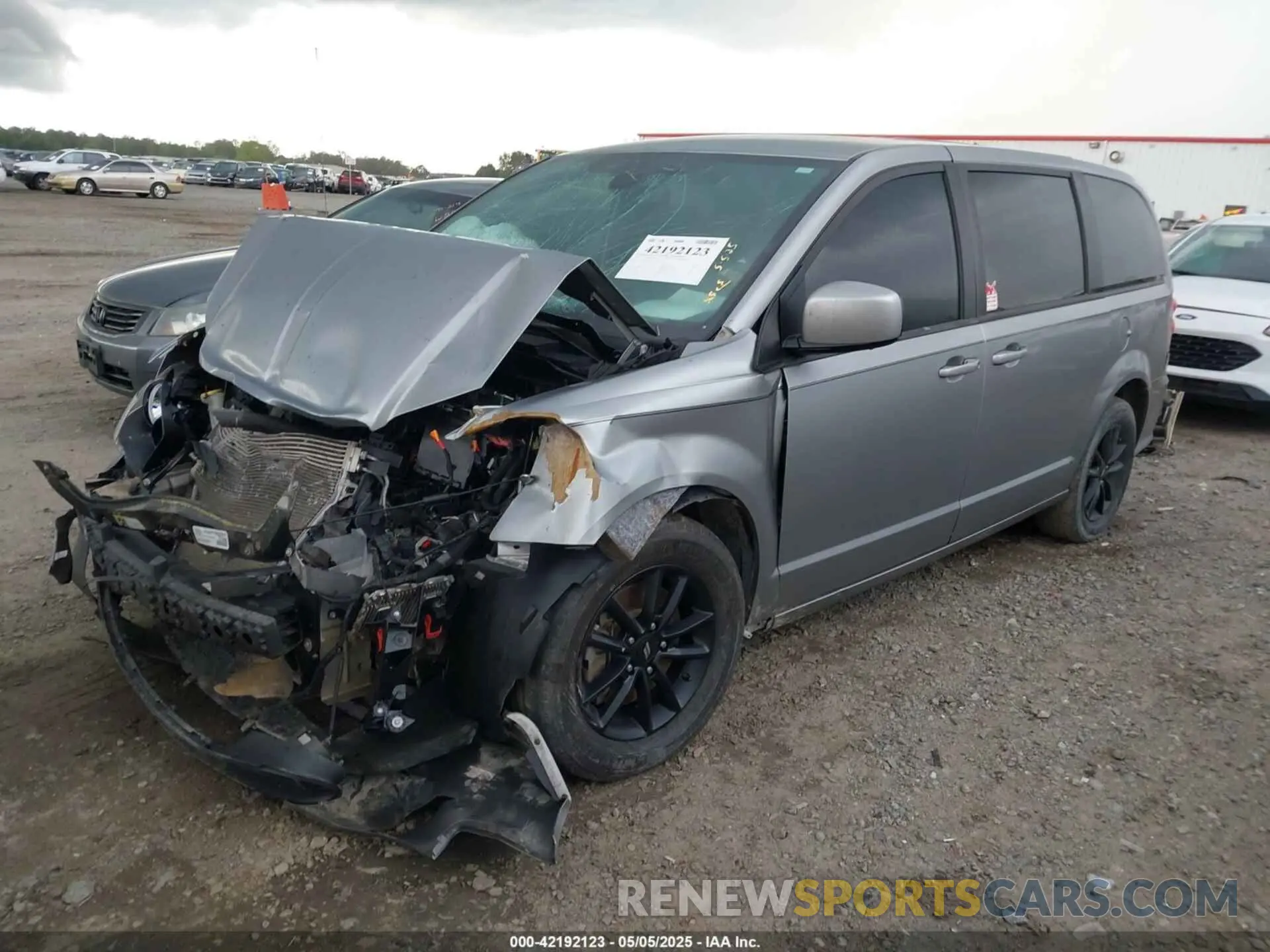 2 Photograph of a damaged car 2C4RDGEG9KR712347 DODGE GRAND CARAVAN 2019