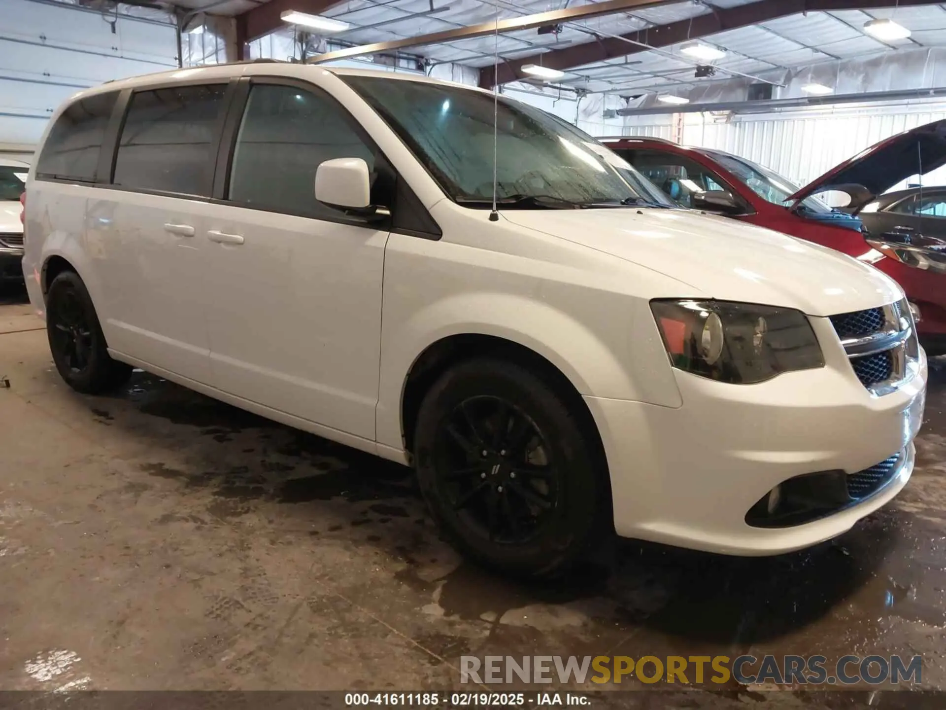 1 Photograph of a damaged car 2C4RDGEGXKR735703 DODGE GRAND CARAVAN 2019