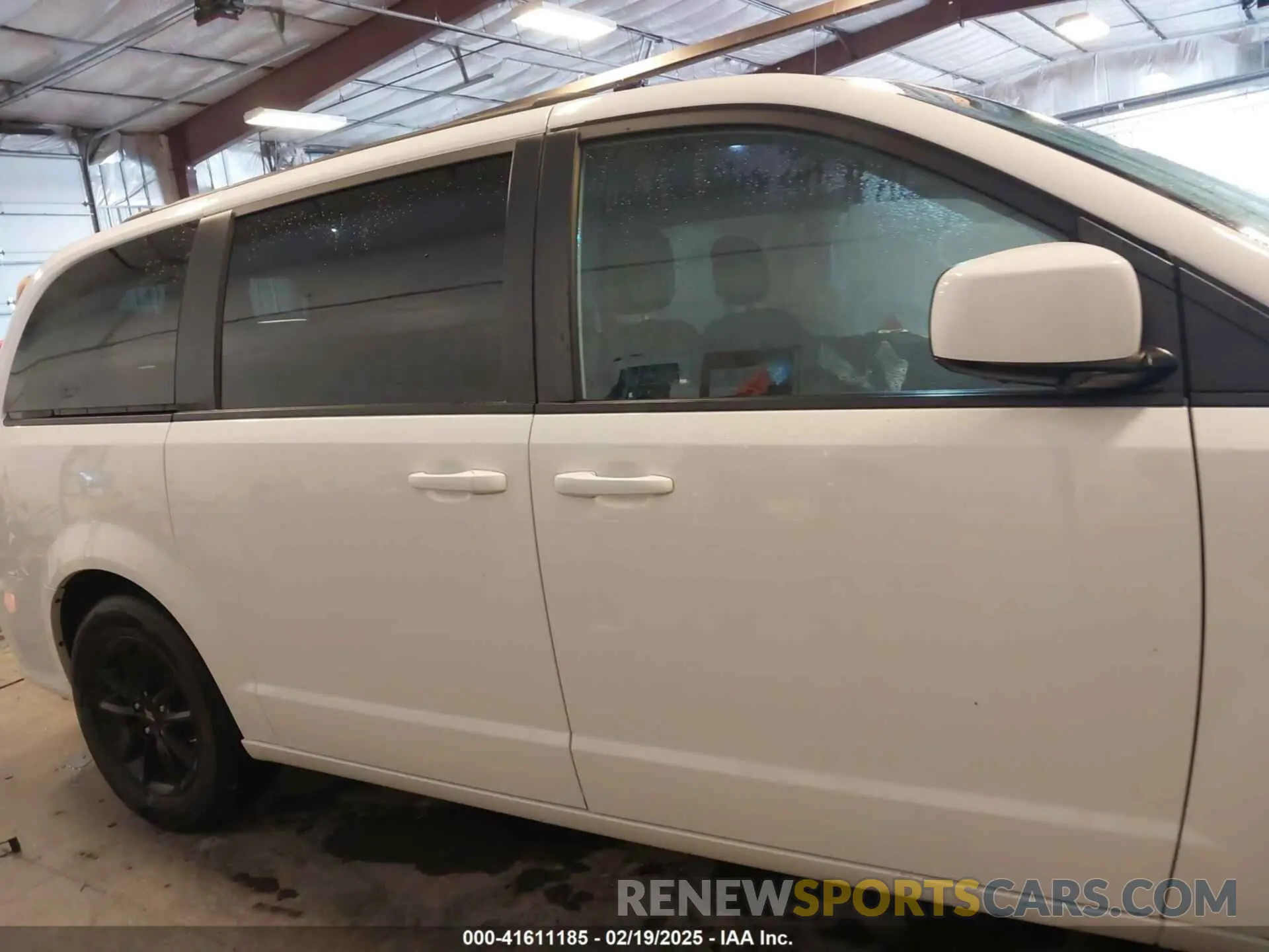 13 Photograph of a damaged car 2C4RDGEGXKR735703 DODGE GRAND CARAVAN 2019