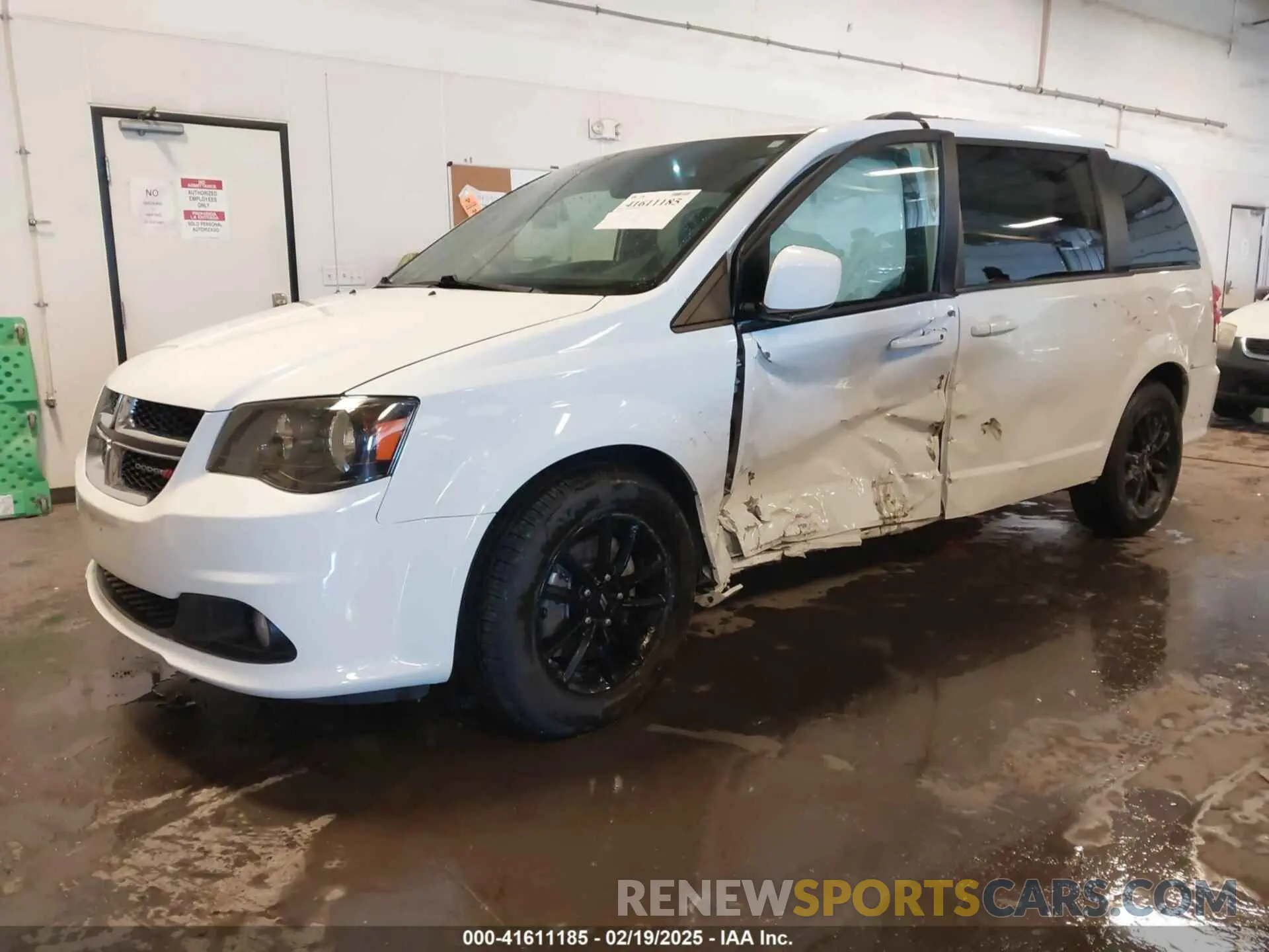 2 Photograph of a damaged car 2C4RDGEGXKR735703 DODGE GRAND CARAVAN 2019