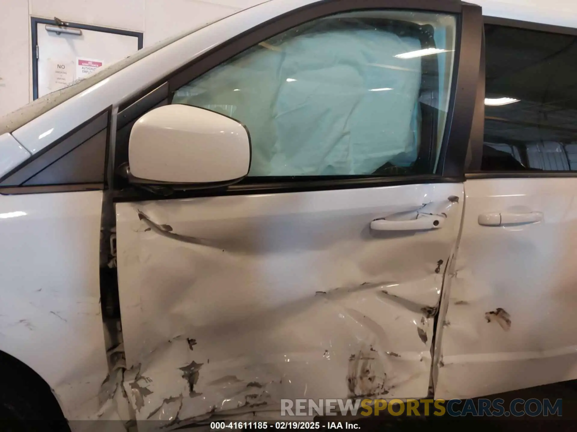 6 Photograph of a damaged car 2C4RDGEGXKR735703 DODGE GRAND CARAVAN 2019