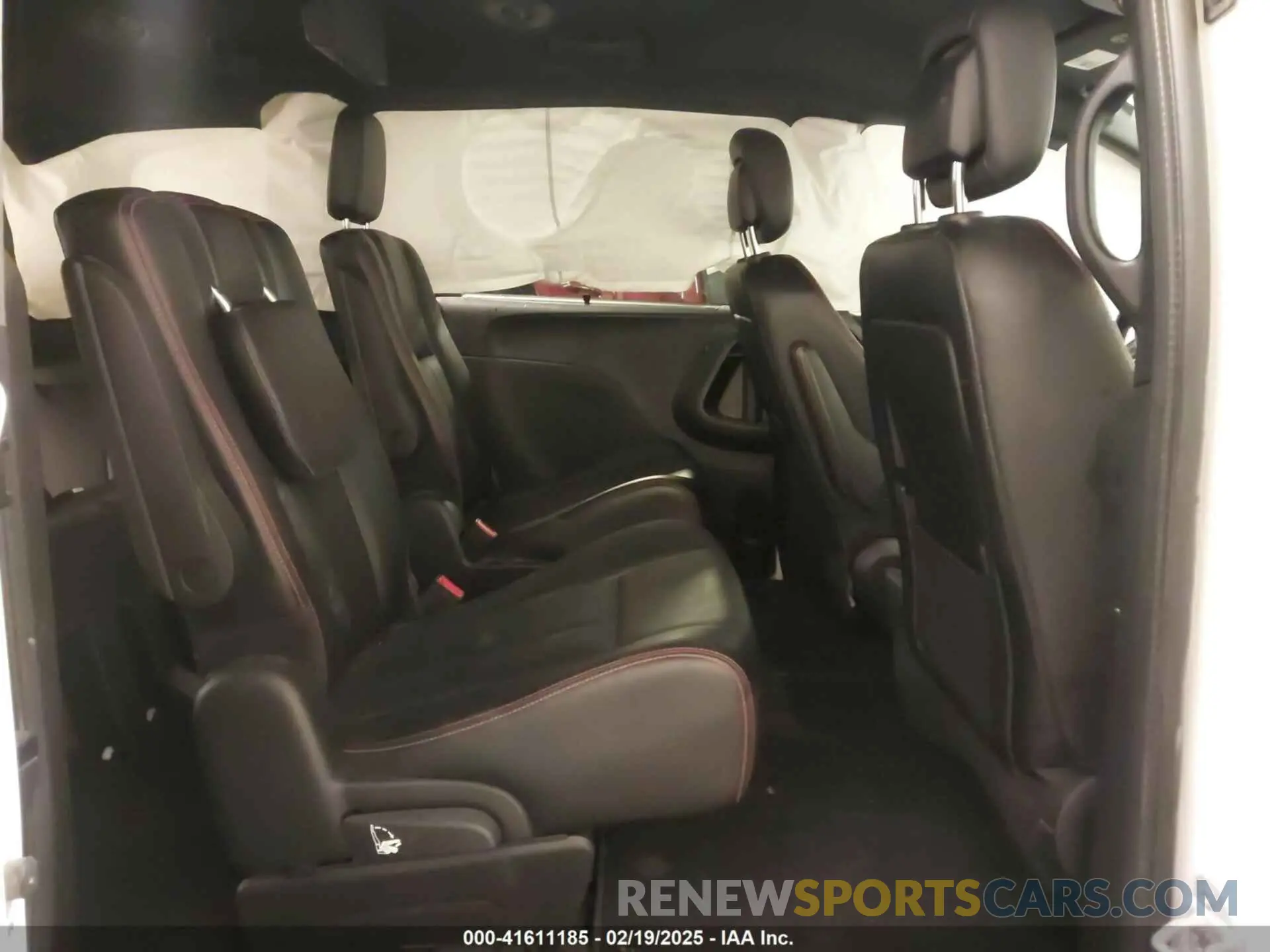 8 Photograph of a damaged car 2C4RDGEGXKR735703 DODGE GRAND CARAVAN 2019