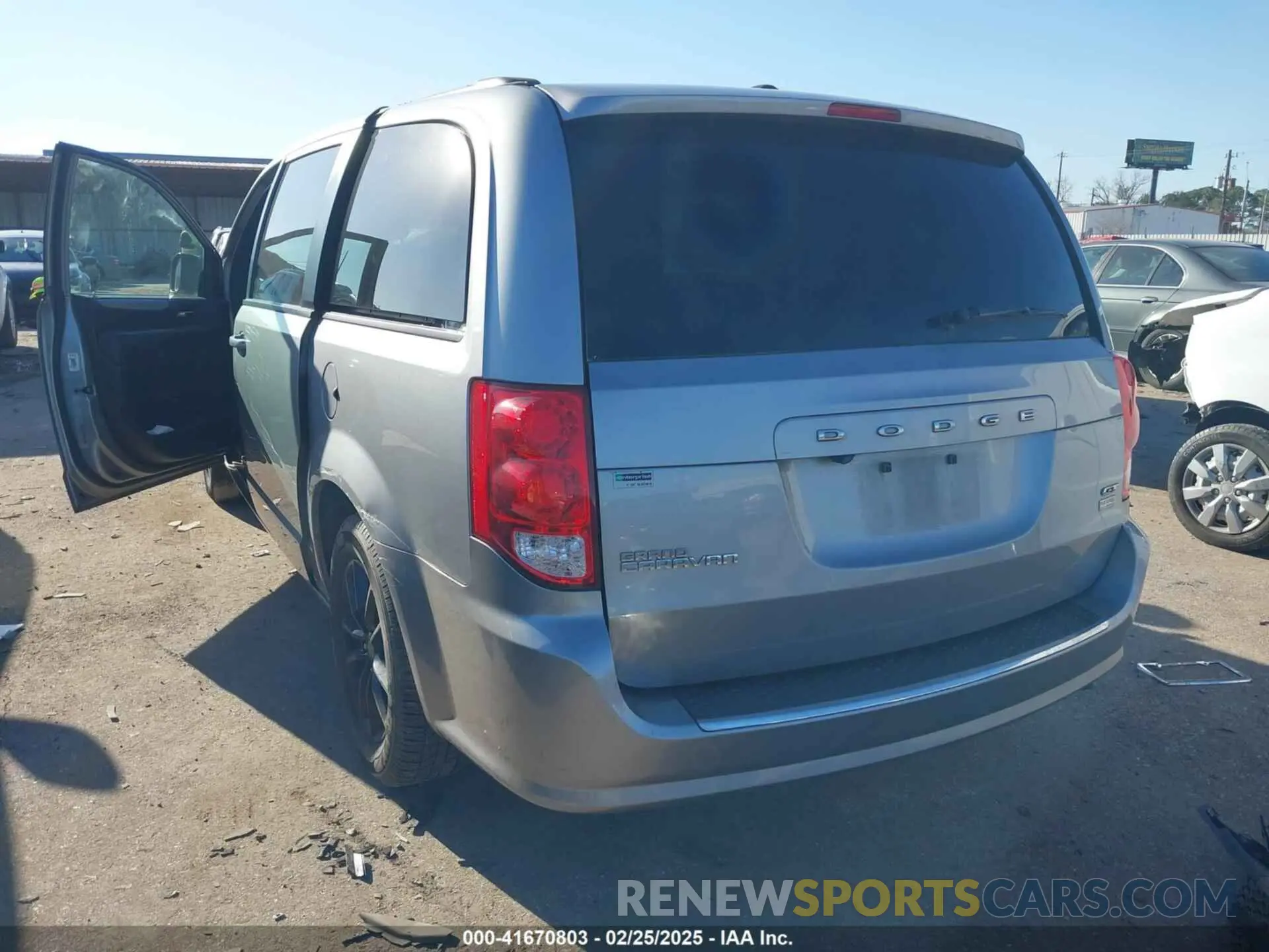 3 Photograph of a damaged car 2C4RDGEGXKR749990 DODGE GRAND CARAVAN 2019