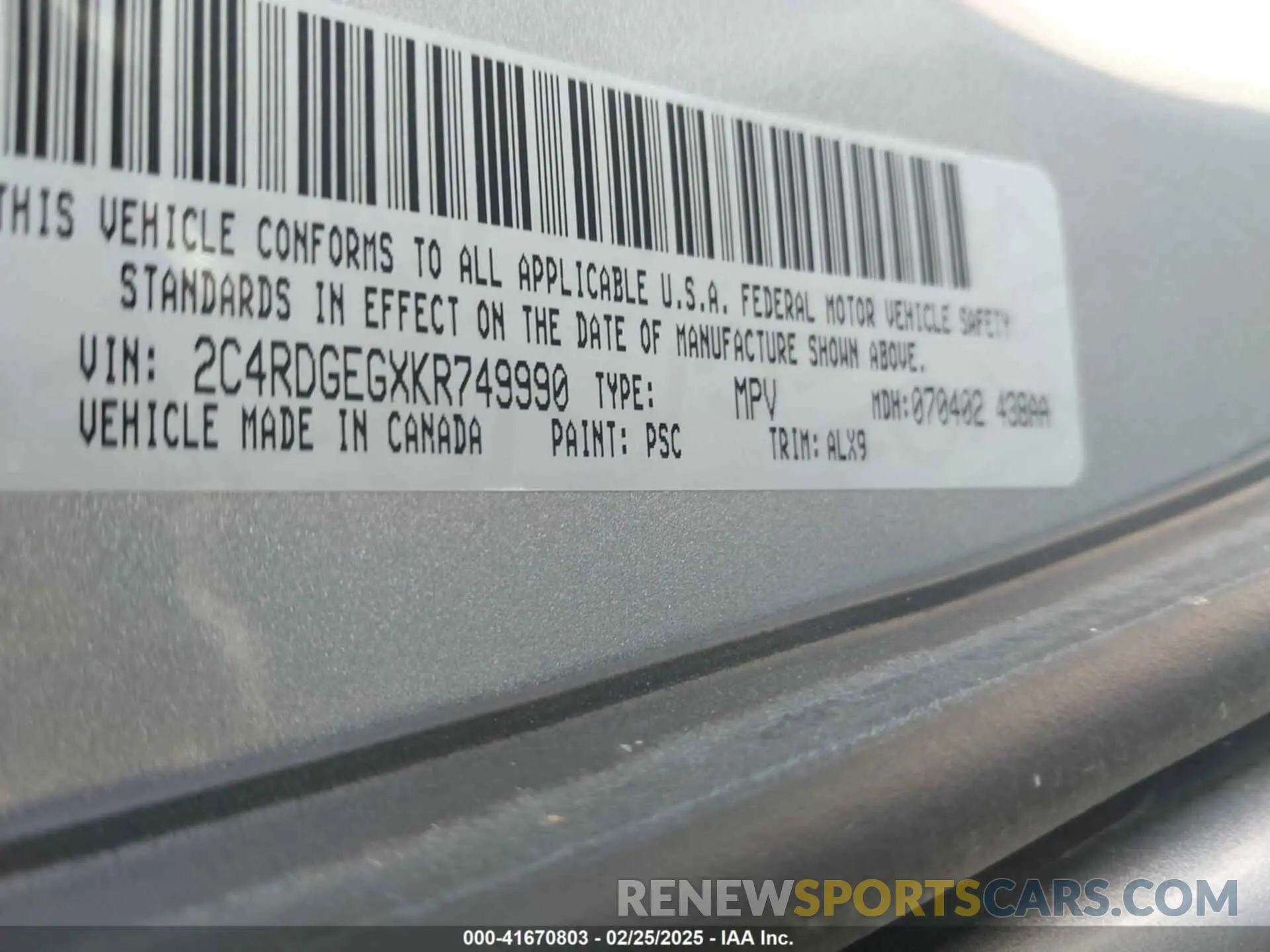 9 Photograph of a damaged car 2C4RDGEGXKR749990 DODGE GRAND CARAVAN 2019