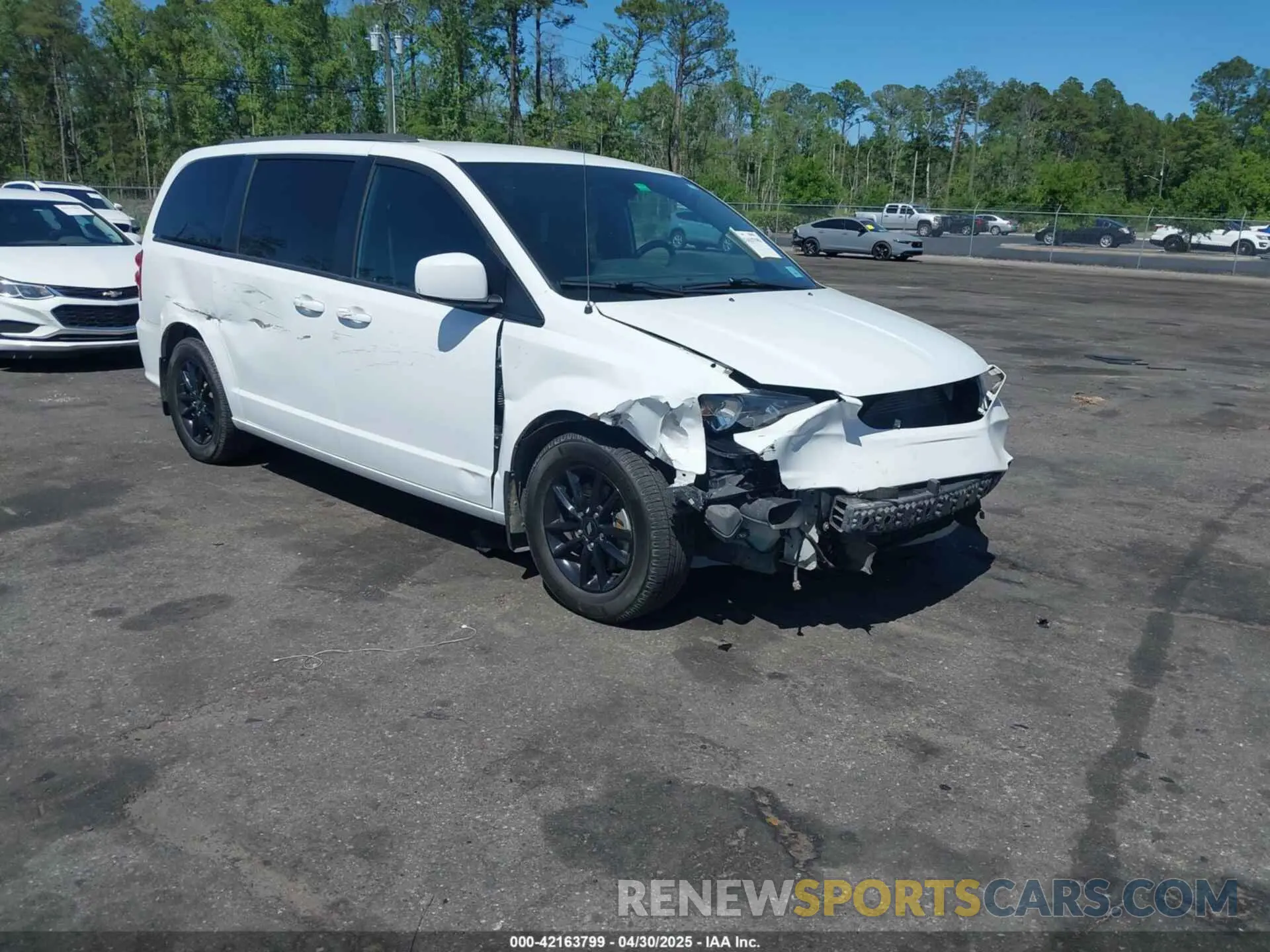 1 Photograph of a damaged car 2C4RDGEGXKR785694 DODGE GRAND CARAVAN 2019