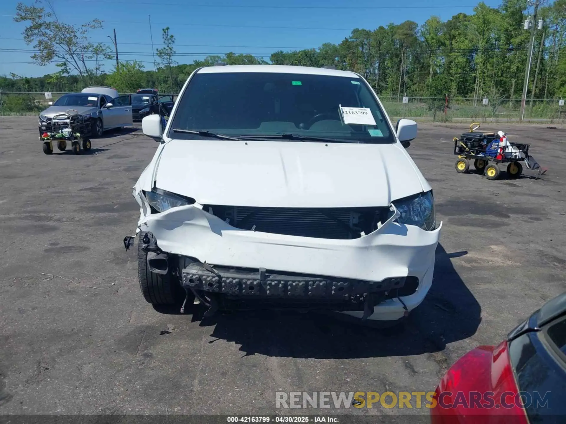 12 Photograph of a damaged car 2C4RDGEGXKR785694 DODGE GRAND CARAVAN 2019
