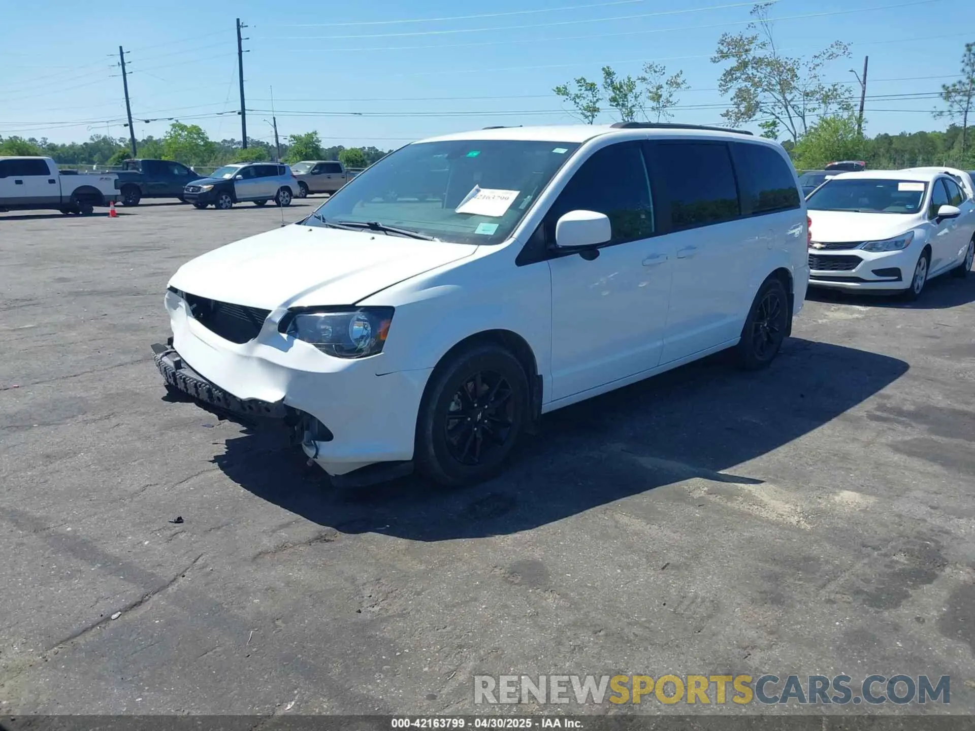 2 Photograph of a damaged car 2C4RDGEGXKR785694 DODGE GRAND CARAVAN 2019