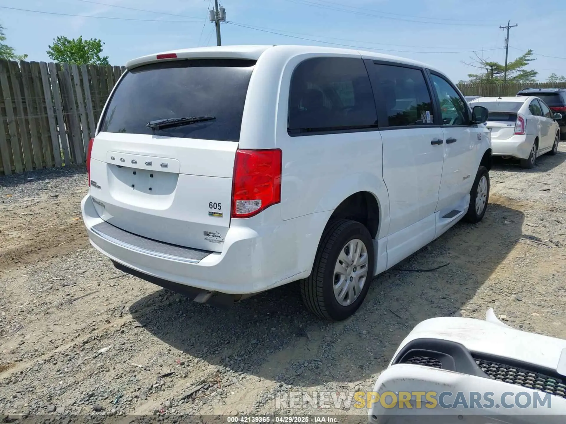 4 Фотография поврежденного автомобиля 2C7WDGBG2KR683817 DODGE GRAND CARAVAN 2019