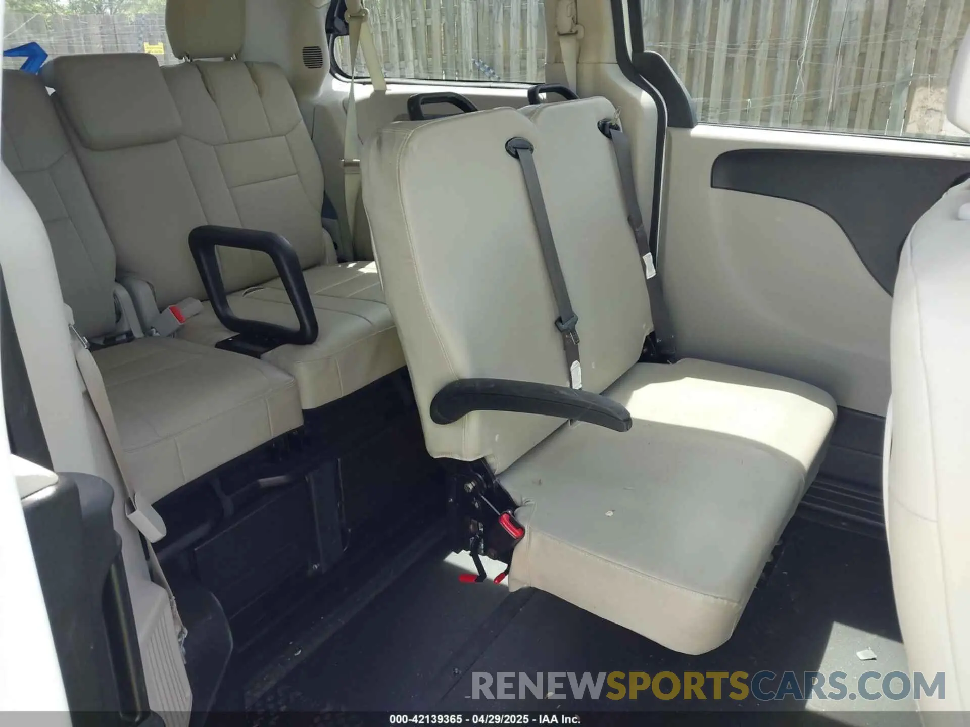 8 Фотография поврежденного автомобиля 2C7WDGBG2KR683817 DODGE GRAND CARAVAN 2019