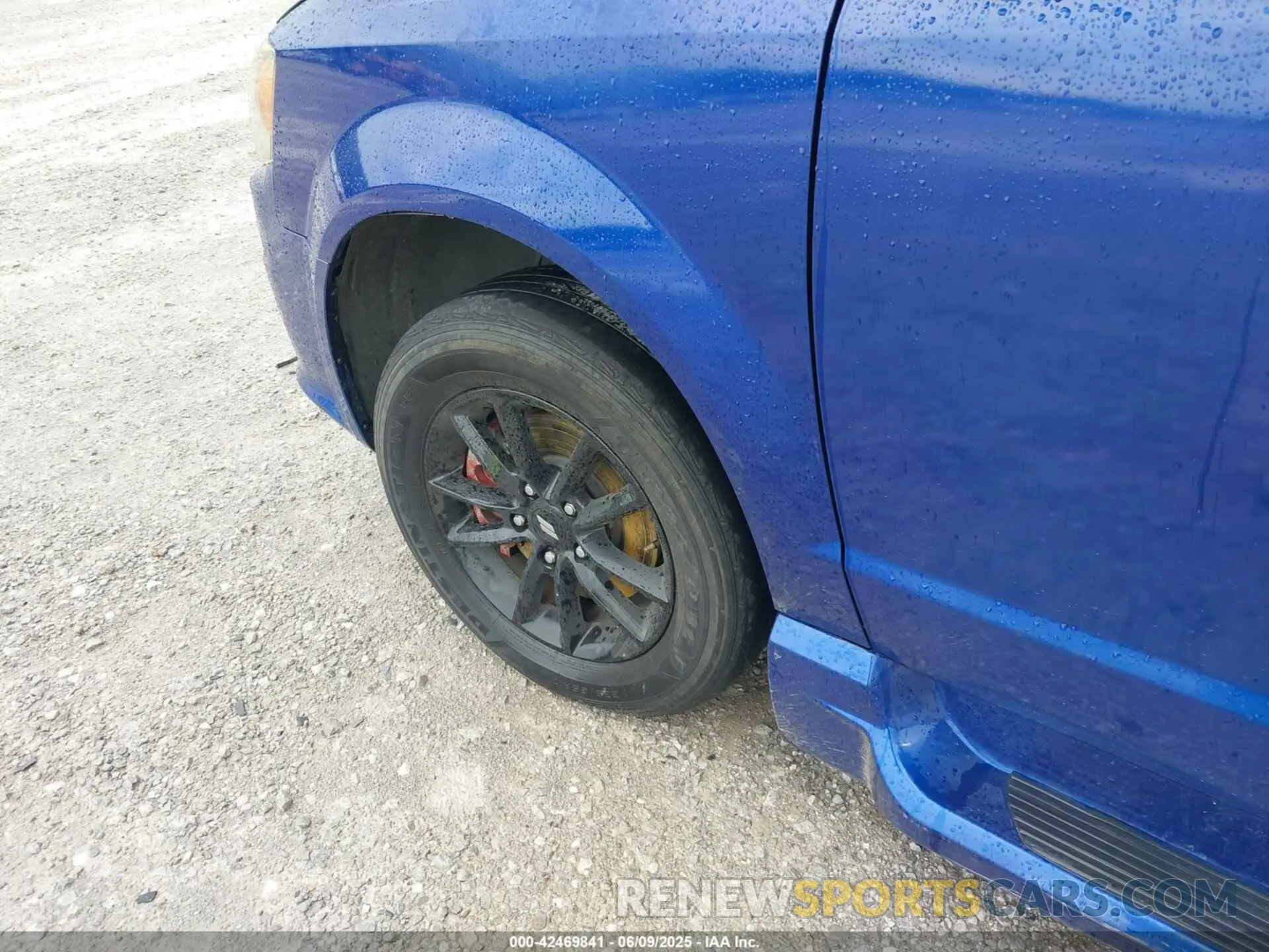 14 Photograph of a damaged car 2C7WDGCGXKR779905 DODGE GRAND CARAVAN 2019