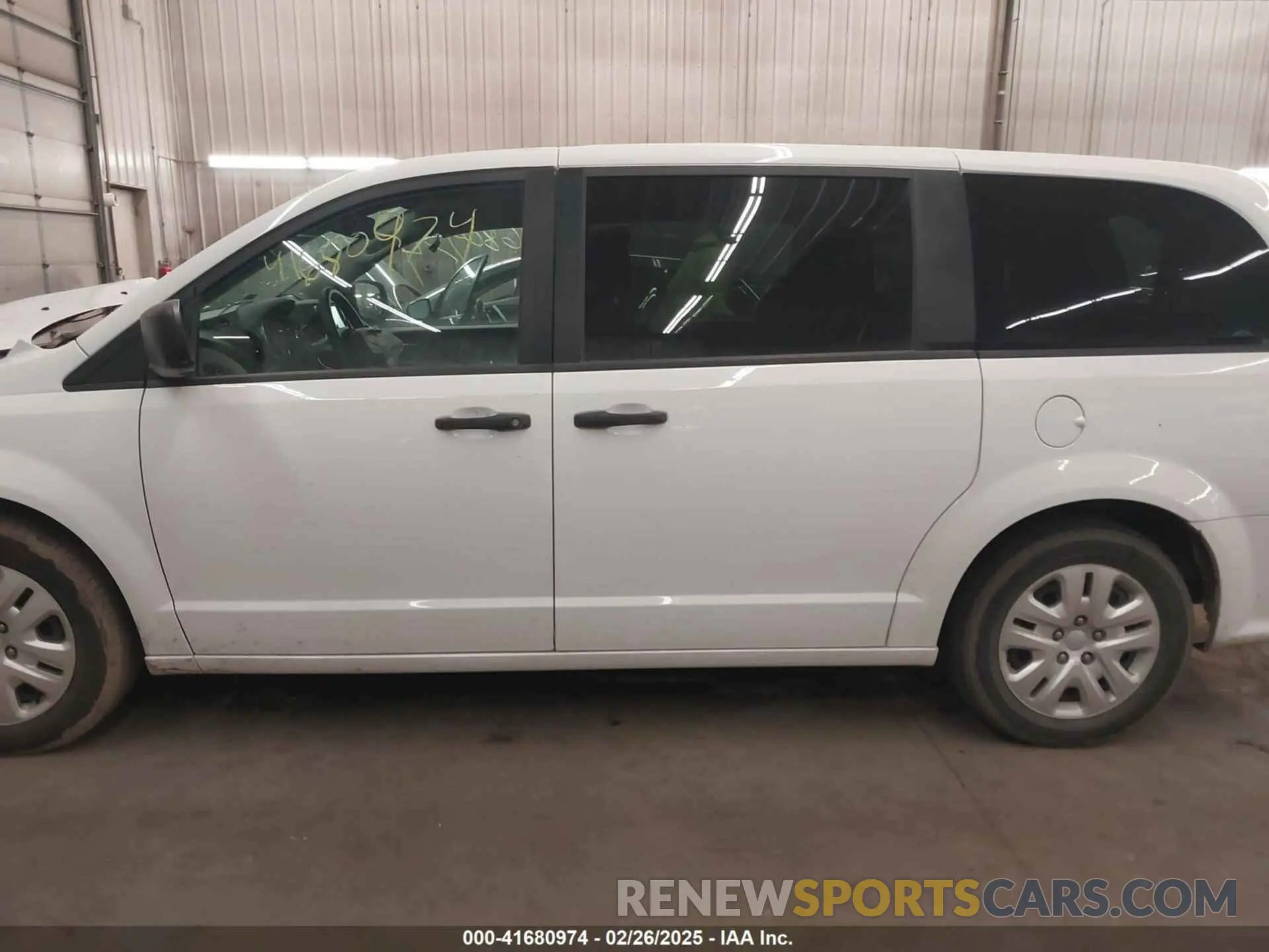 15 Photograph of a damaged car 2C4RDGBG4LR168233 DODGE GRAND CARAVAN 2020