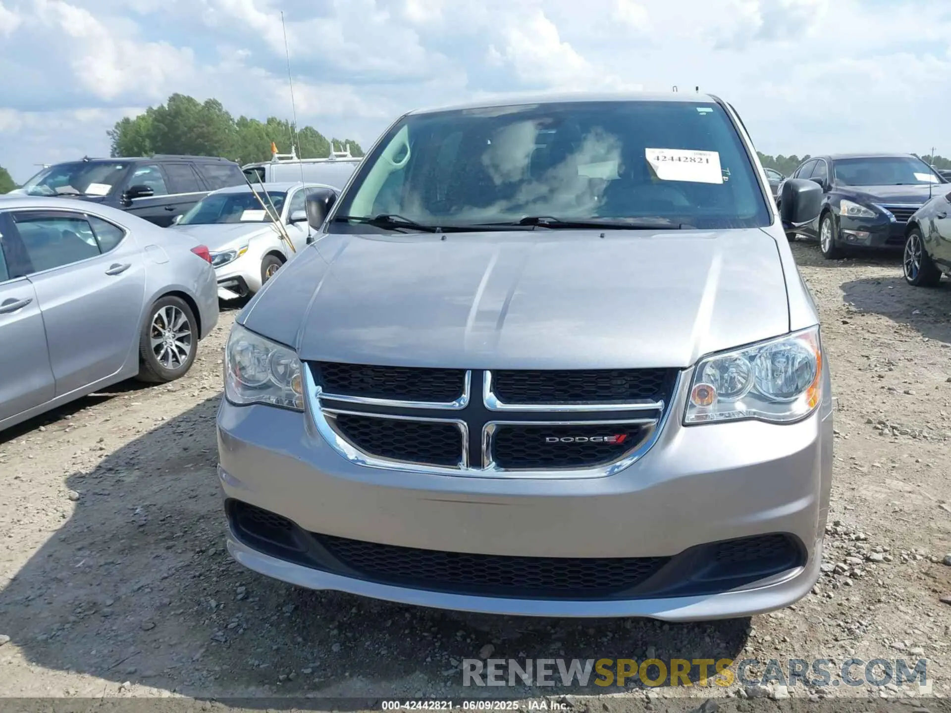 12 Photograph of a damaged car 2C4RDGBG4LR241259 DODGE GRAND CARAVAN 2020