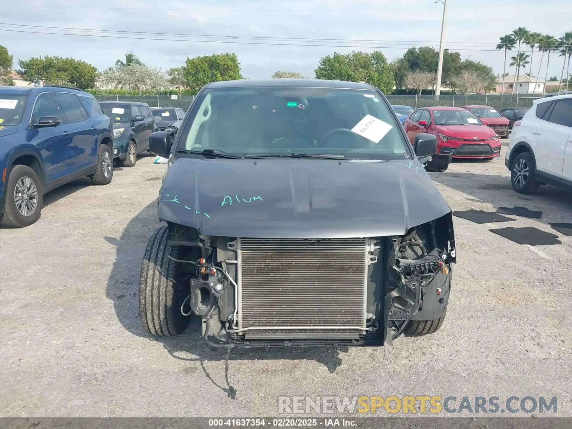 13 Photograph of a damaged car 2C4RDGBG8LR221614 DODGE GRAND CARAVAN 2020